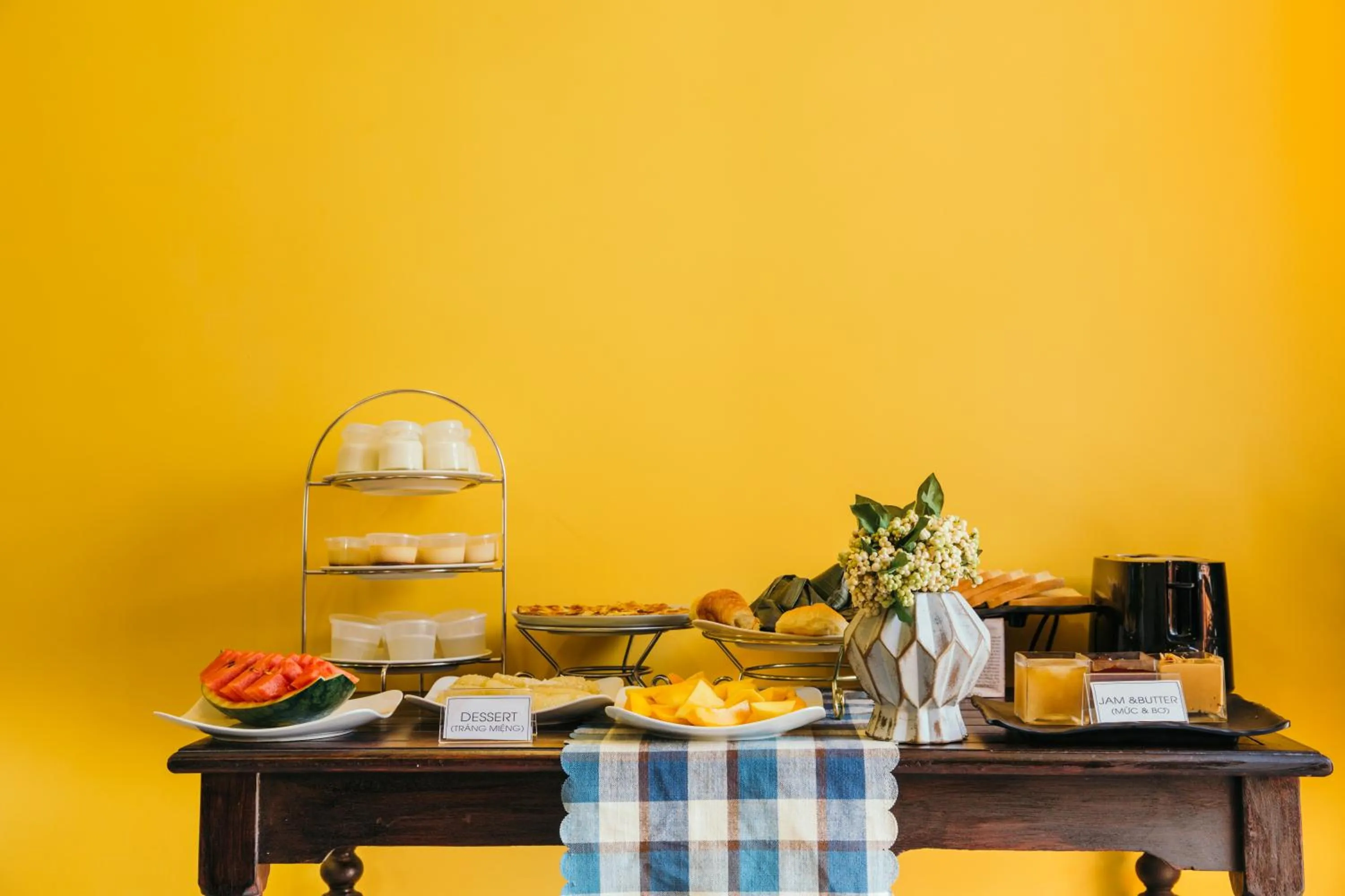 Breakfast in La An Central Boutique Villa