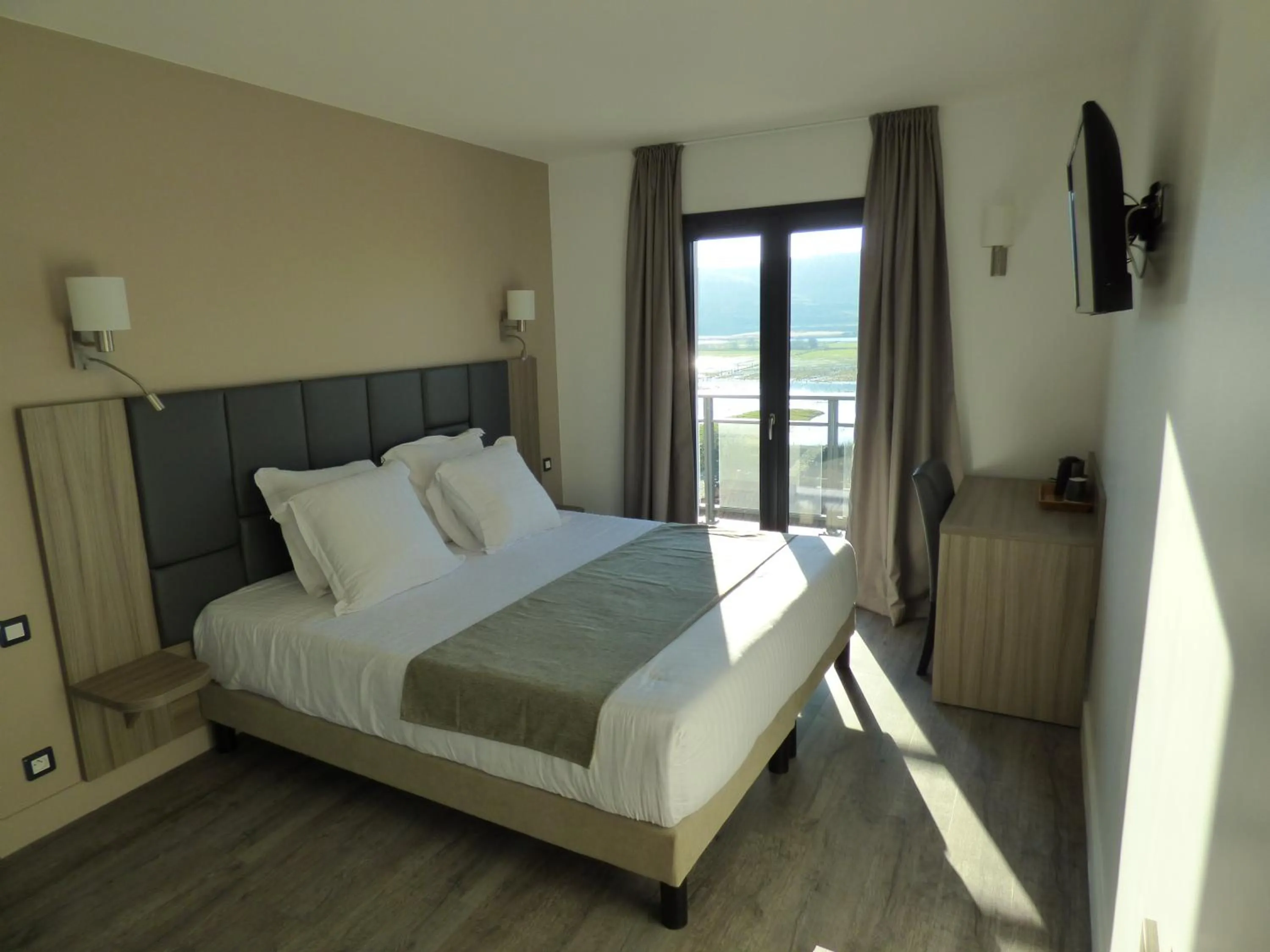 Bed in Hotel Les Galets