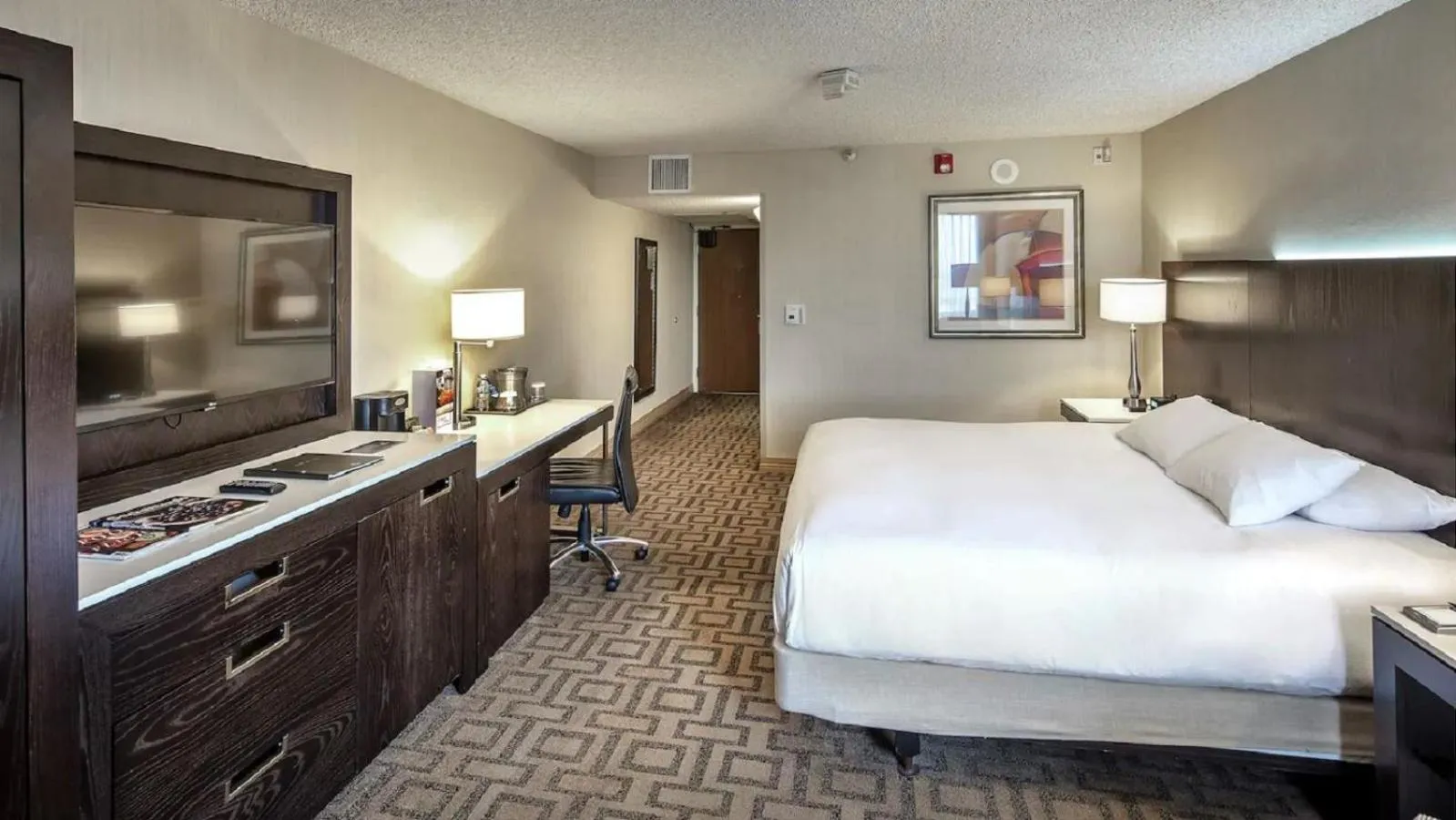 Bedroom, Bed in Hilton Sacramento Arden West