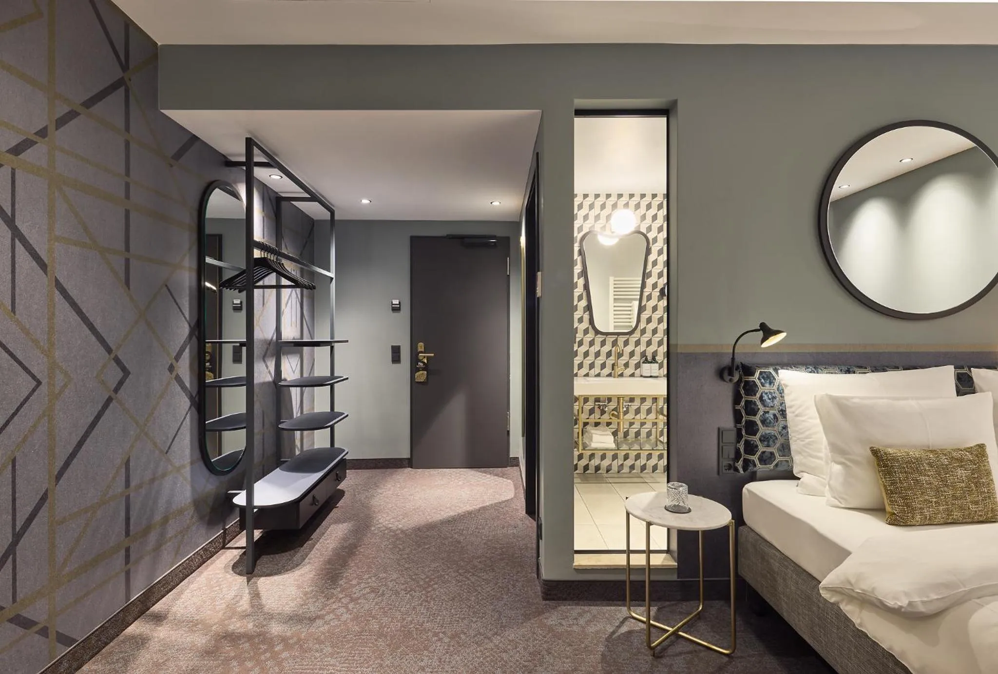 Photo of the whole room, Bed in Postboutique Hotel Wuppertal