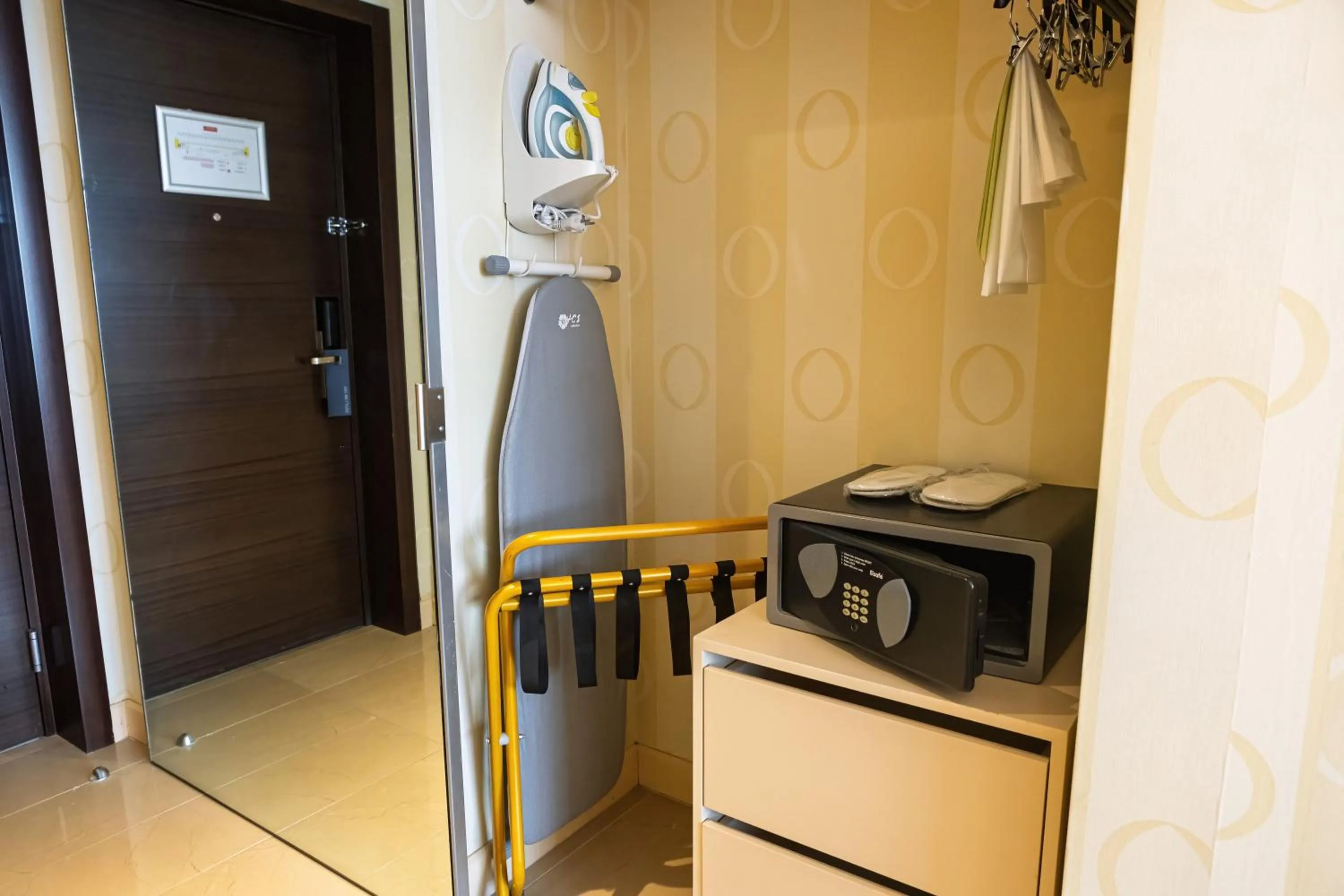 safe in Renaissance by Crystall