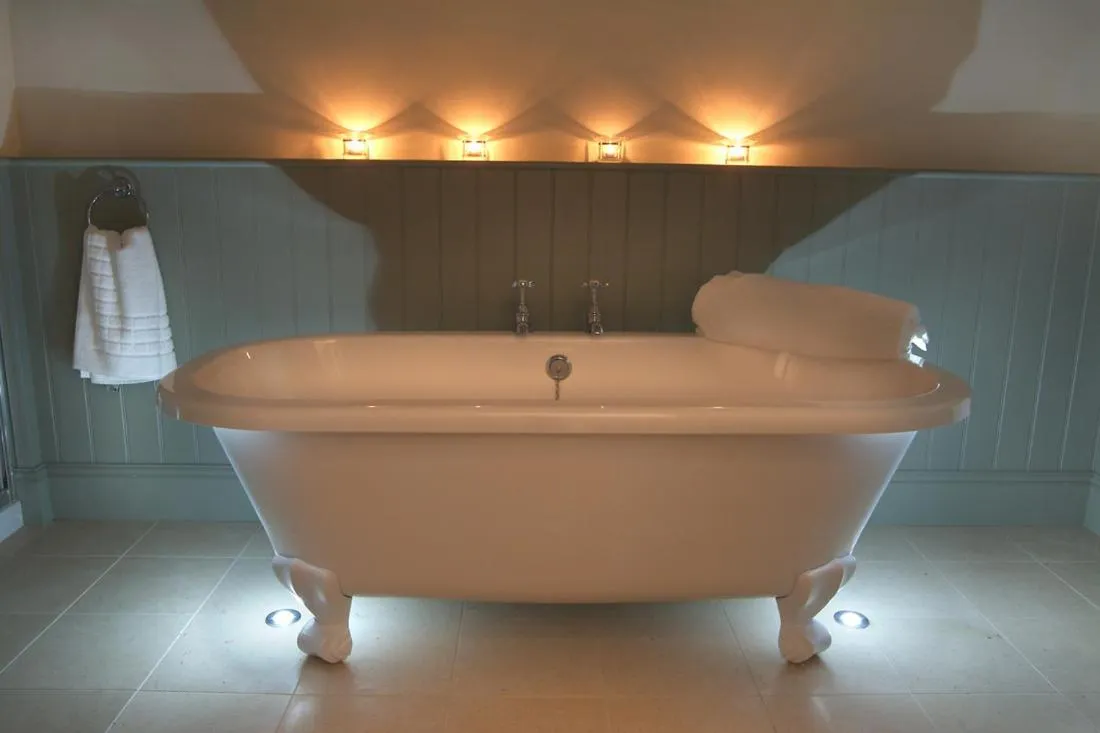 Bathroom in The Punch Bowl Inn