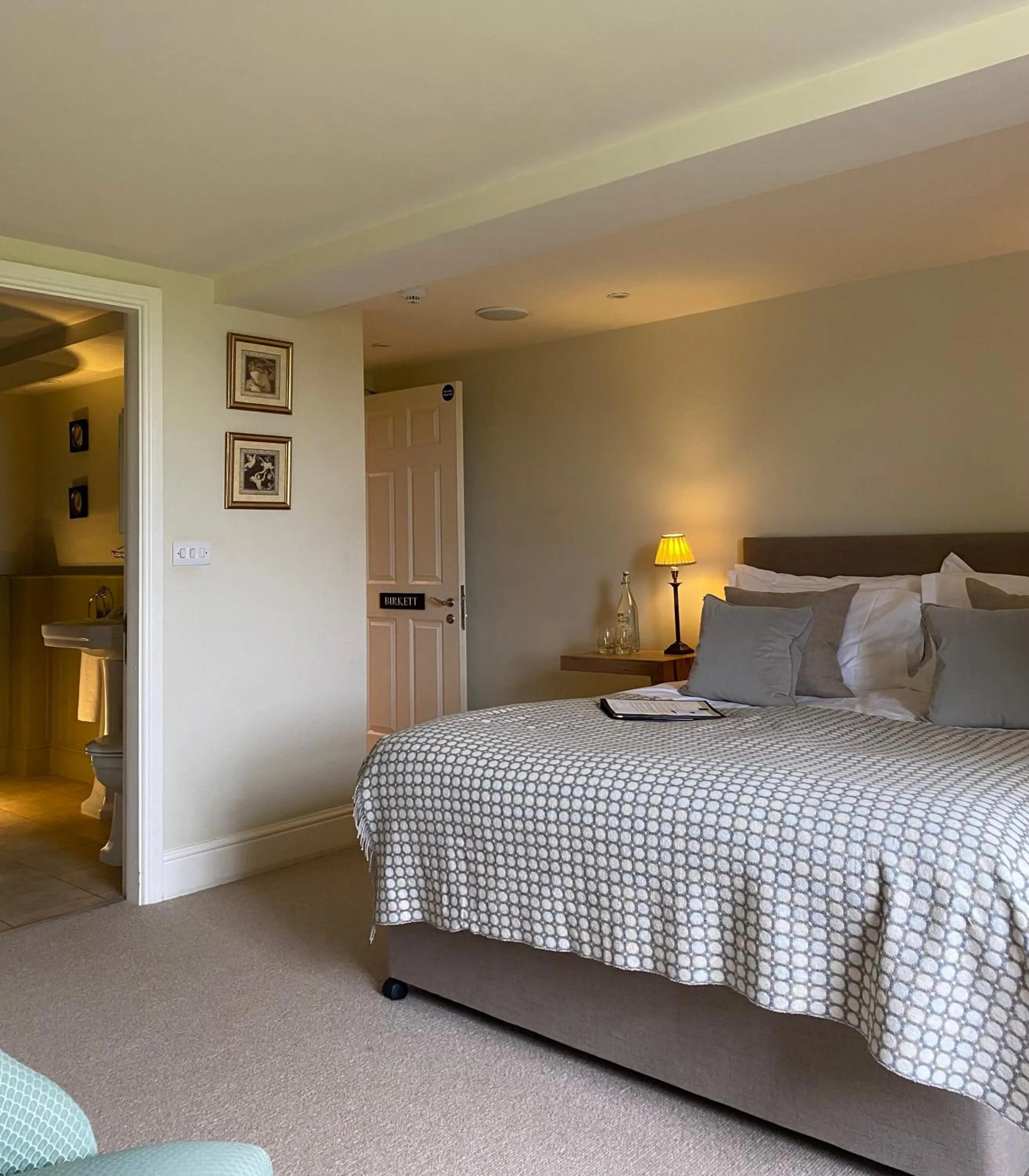 Bed in The Punch Bowl Inn