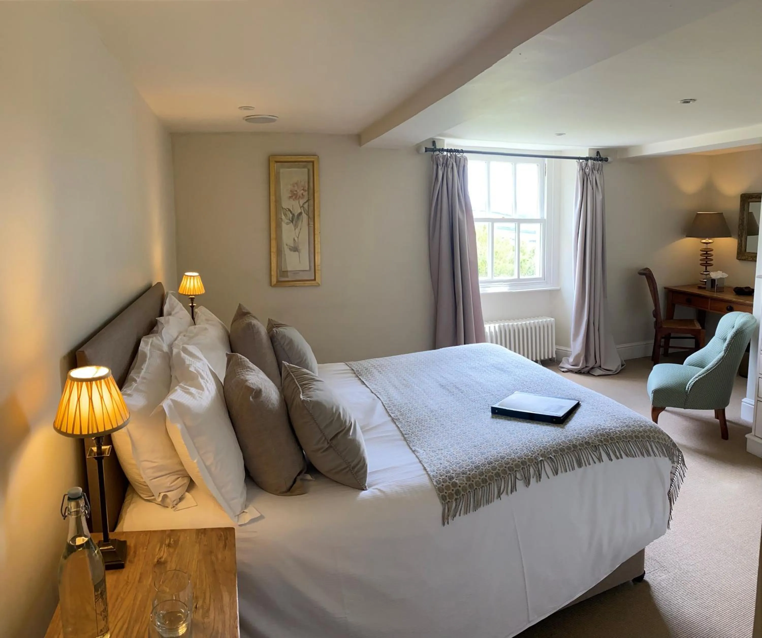 Bed in The Punch Bowl Inn