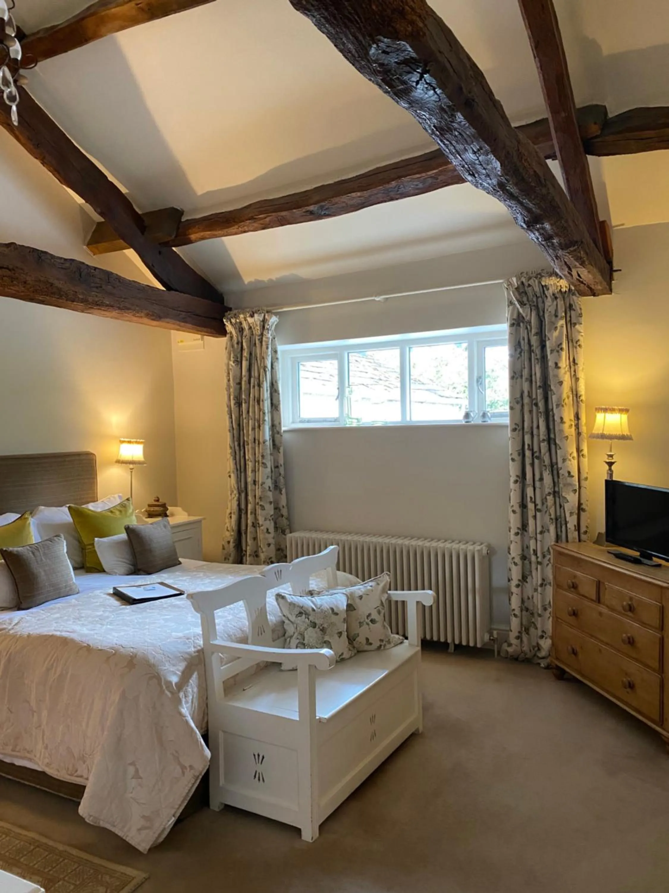 Bed in The Punch Bowl Inn