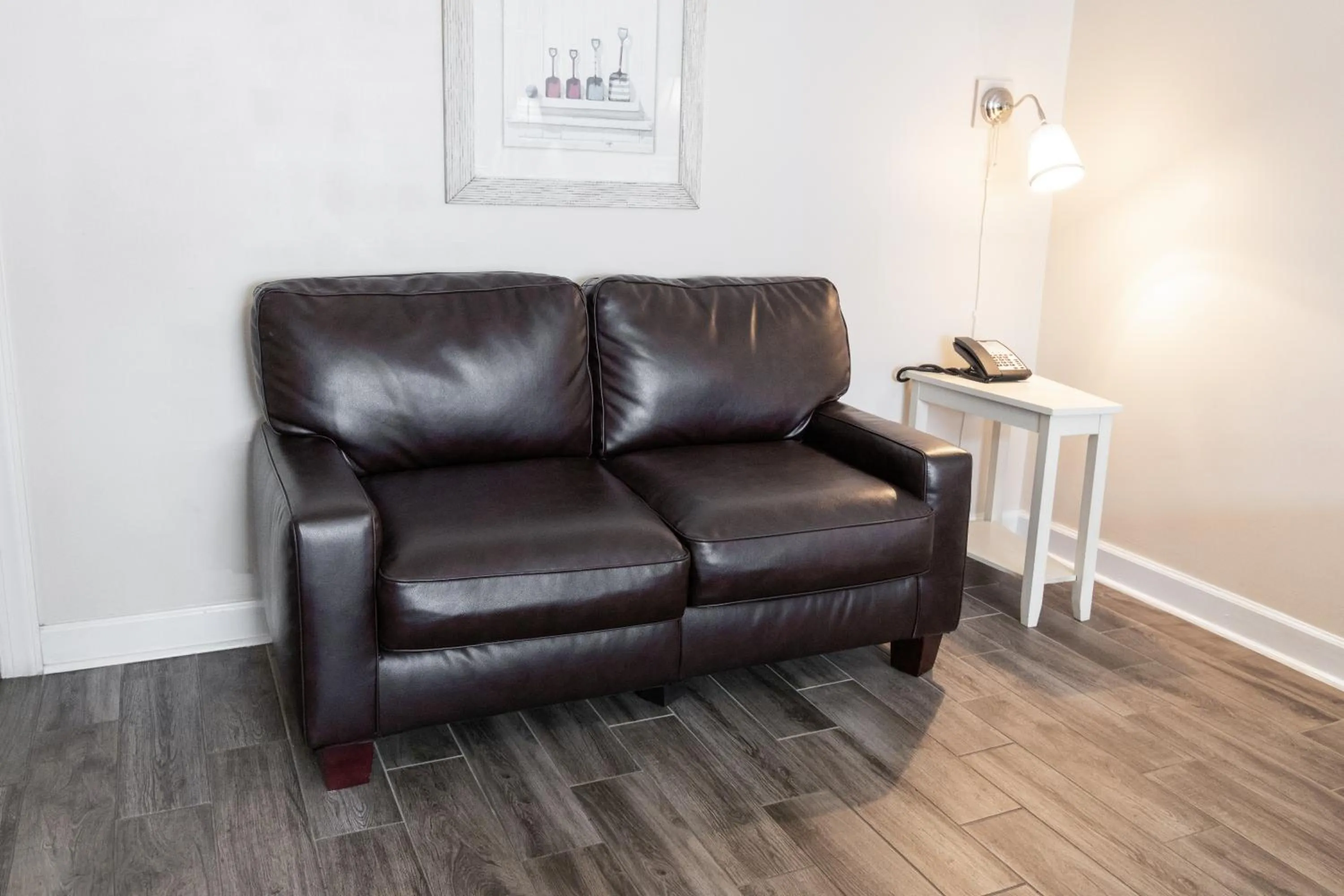 TV and multimedia in Oceanfront Litchfield Inn