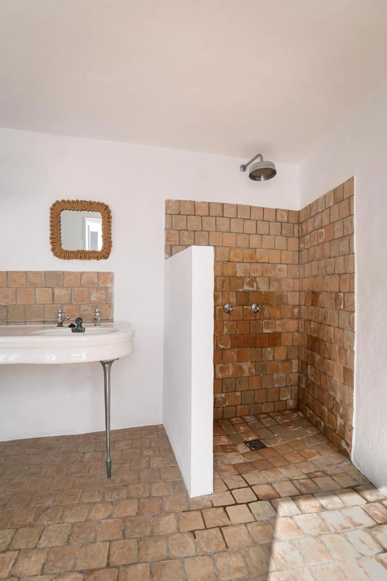 Bathroom in Eole Tarifa Rooms