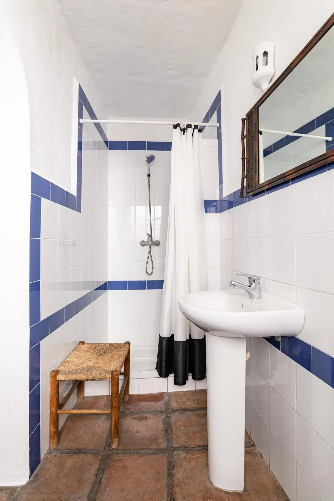 Bathroom in Eole Tarifa Rooms