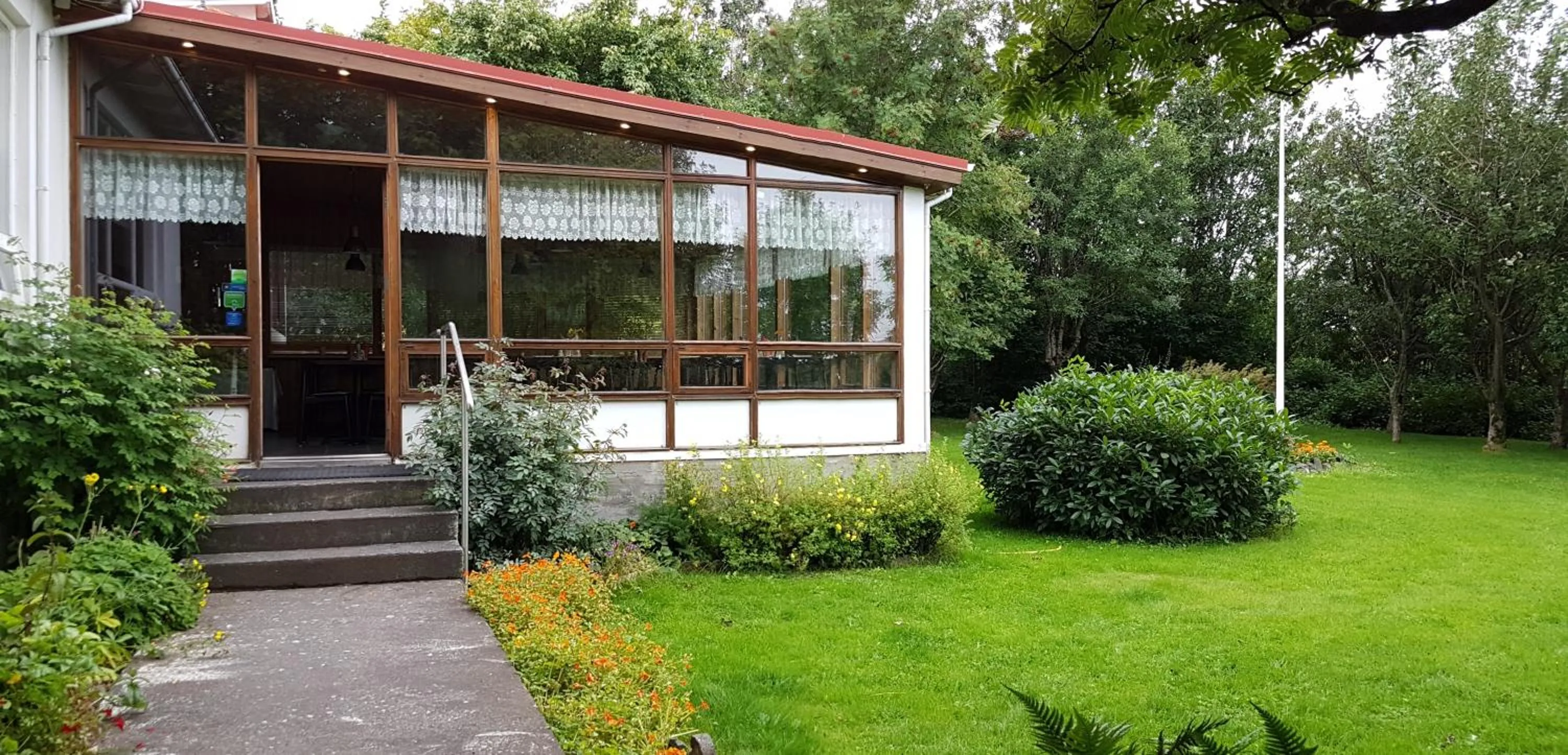 Garden view in Sólheimahjáleiga Guesthouse