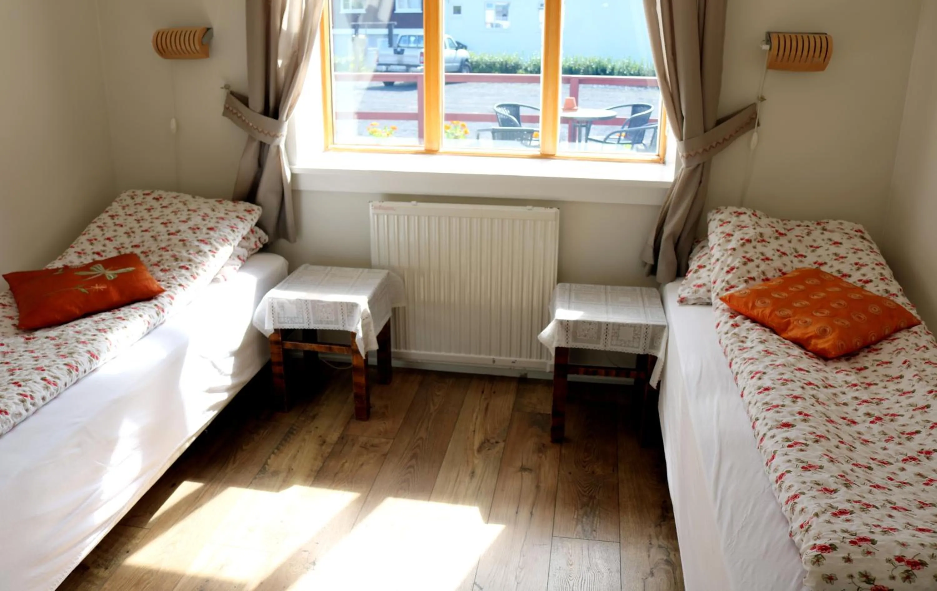 Photo of the whole room, Bed in Sólheimahjáleiga Guesthouse