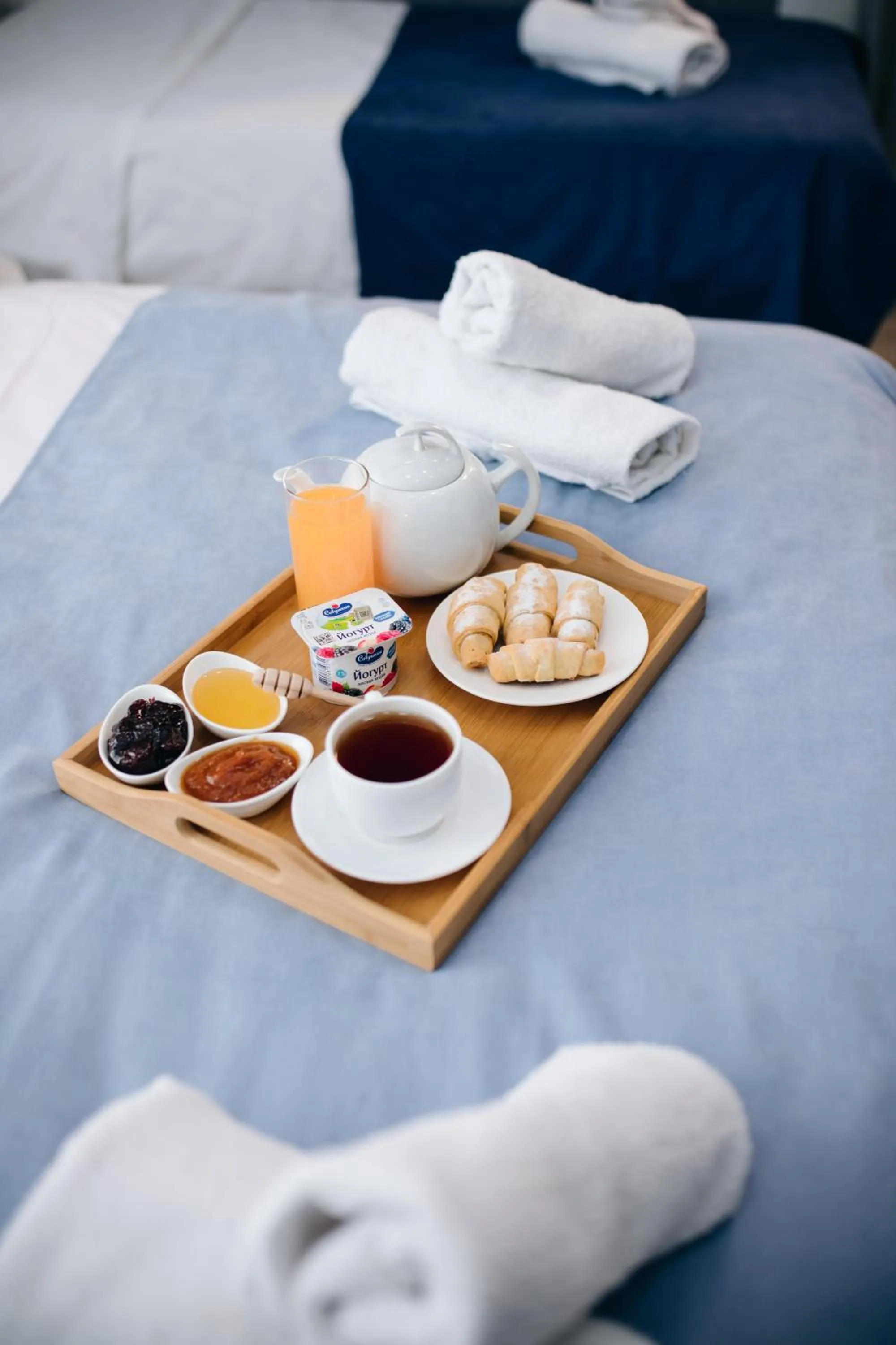 Food and drinks, Bed in Nuryan Hotel Yerevan