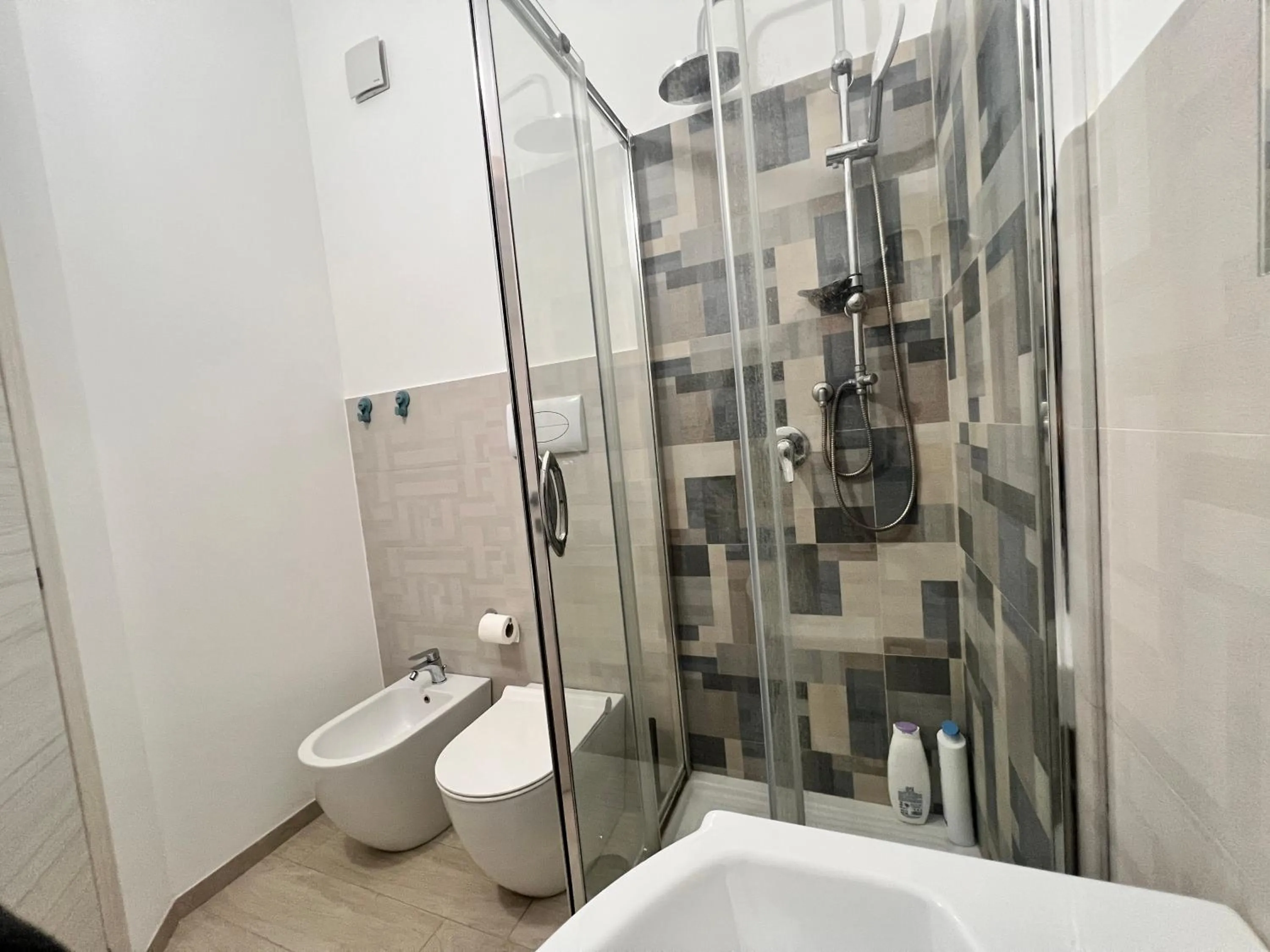 Shower in Colle Greco