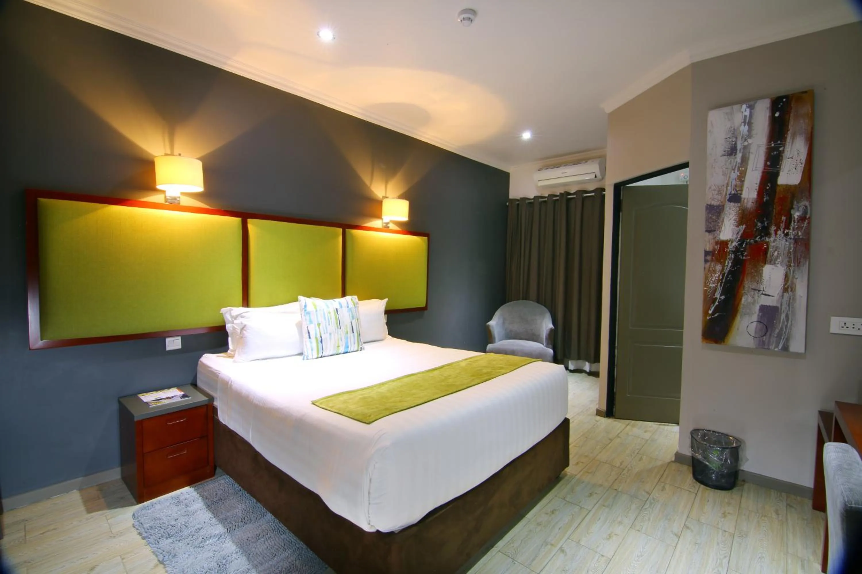 Bedroom, Bed in Travelodge Kasane