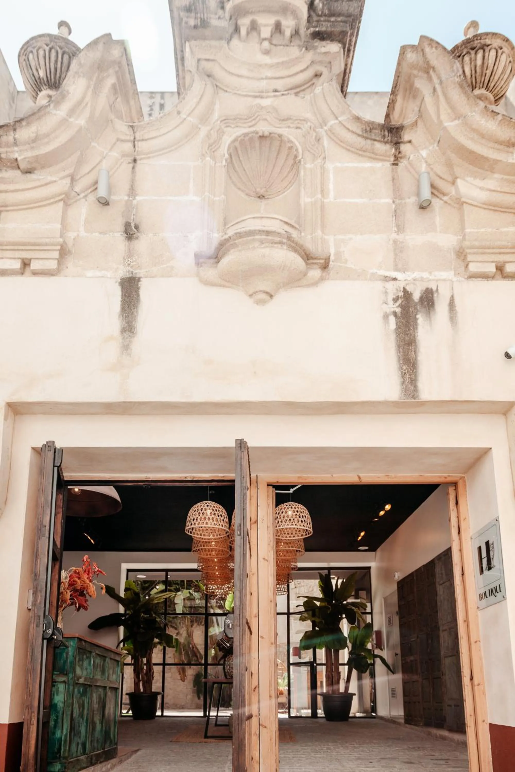 Facade/entrance in ASTUTO Boutique Jerez - Adults Only