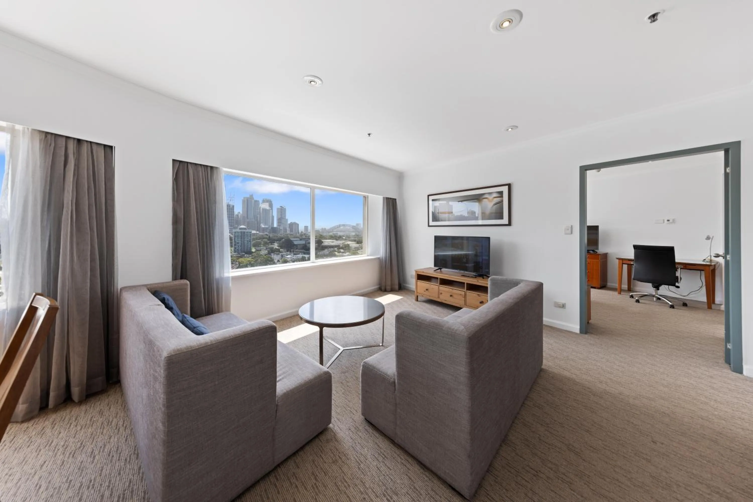 Living room in Holiday Inn Sydney Potts Point