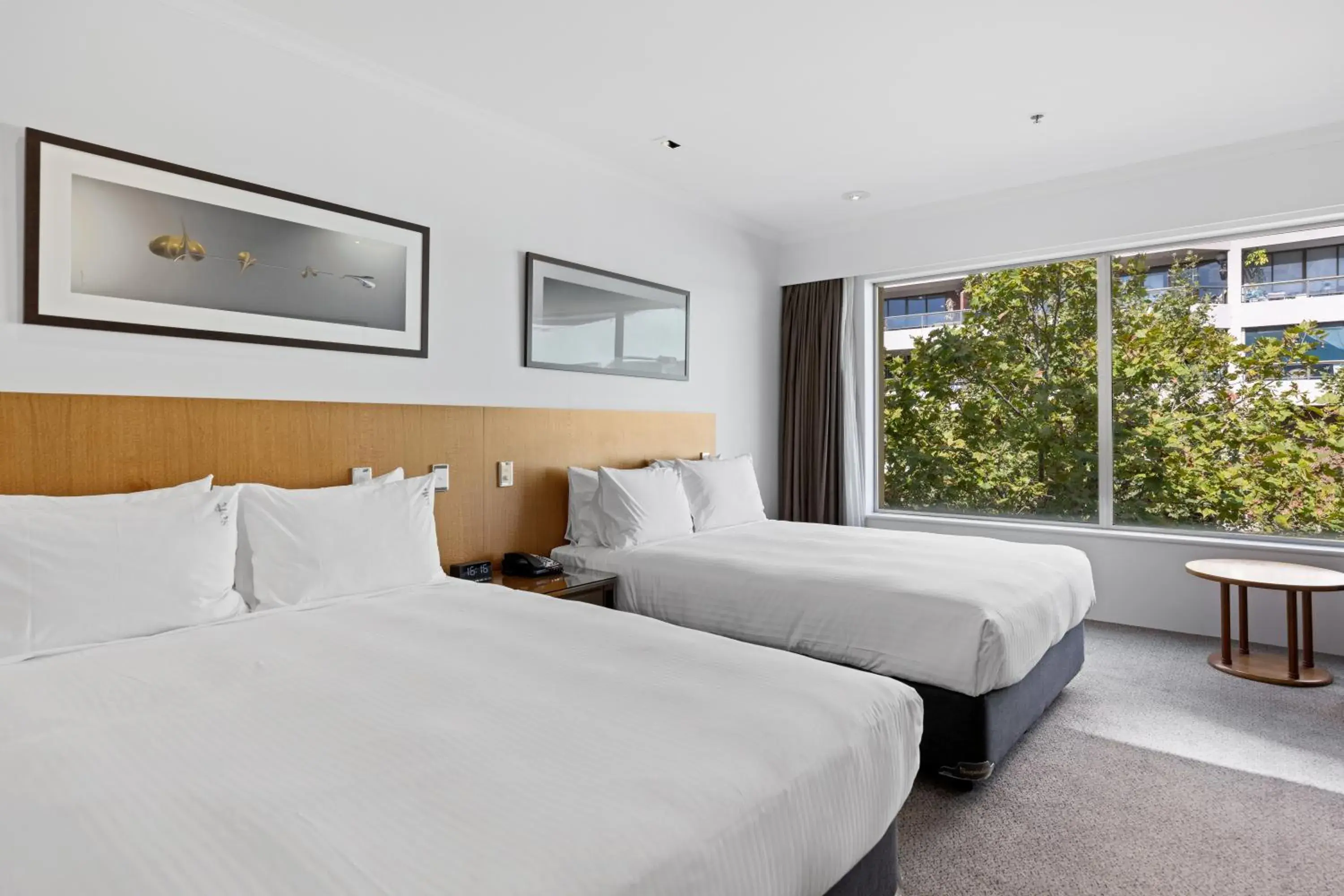 Standard Double Room with Two Double Beds in Holiday Inn Sydney Potts Point Standard Double Room with Two Double Beds in Holiday Inn Sydney Potts Point