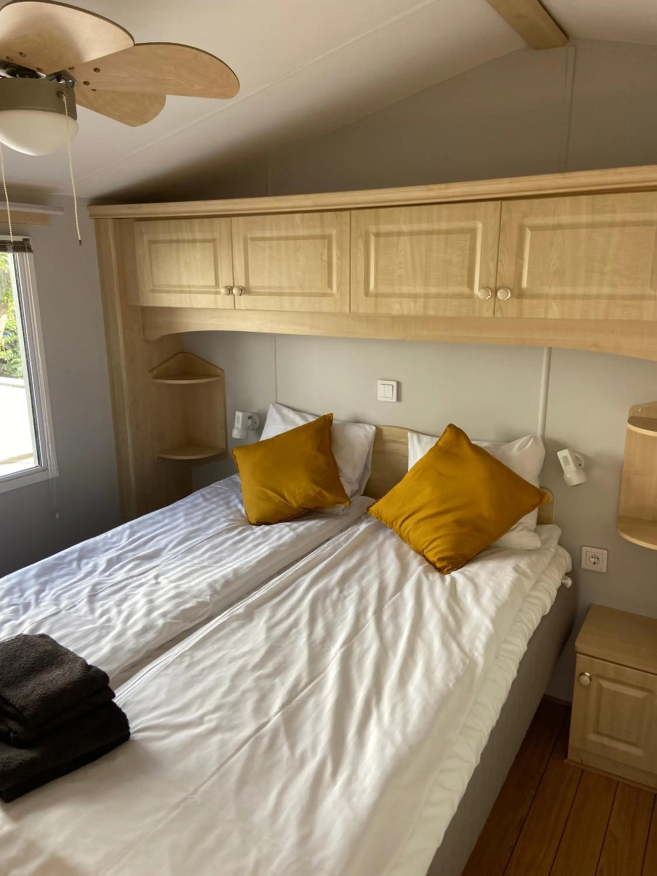 Bed in La Mare Resort