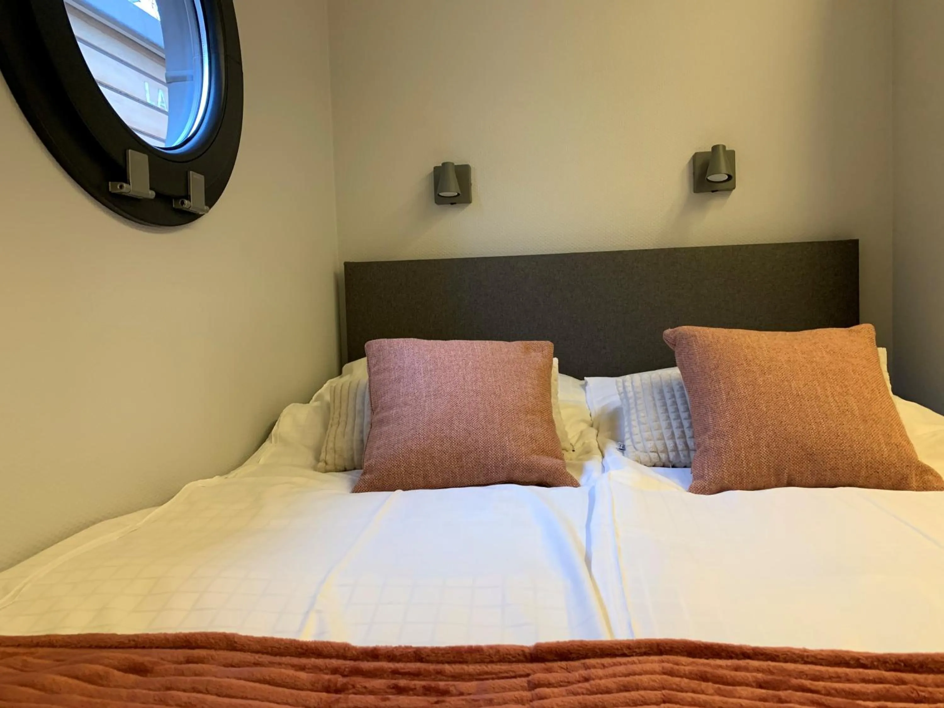 Bed in La Mare Resort