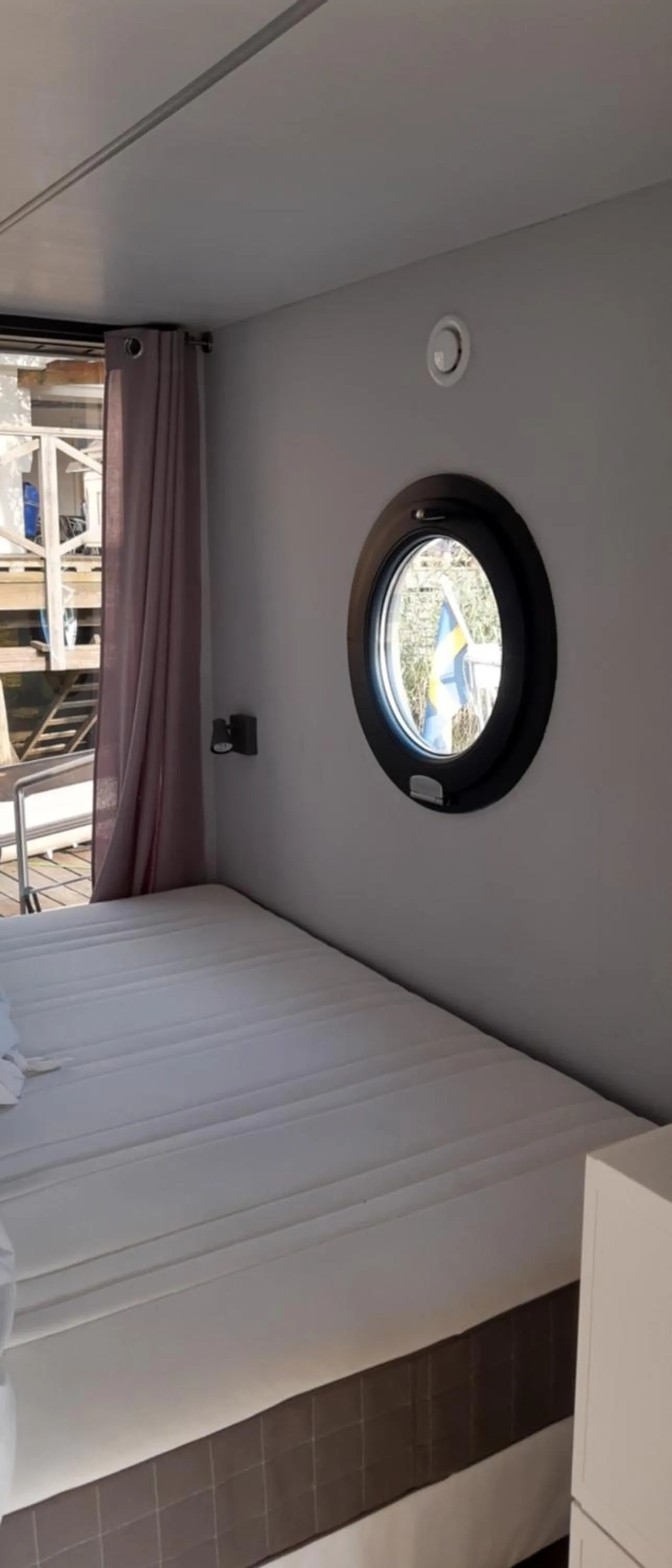 Bed in La Mare Resort