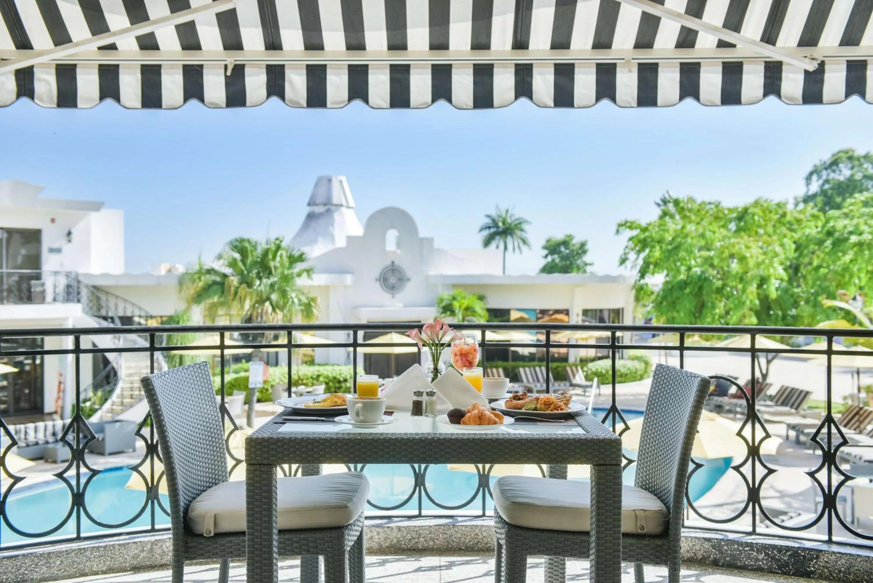 Property building in El Rancho Haiti