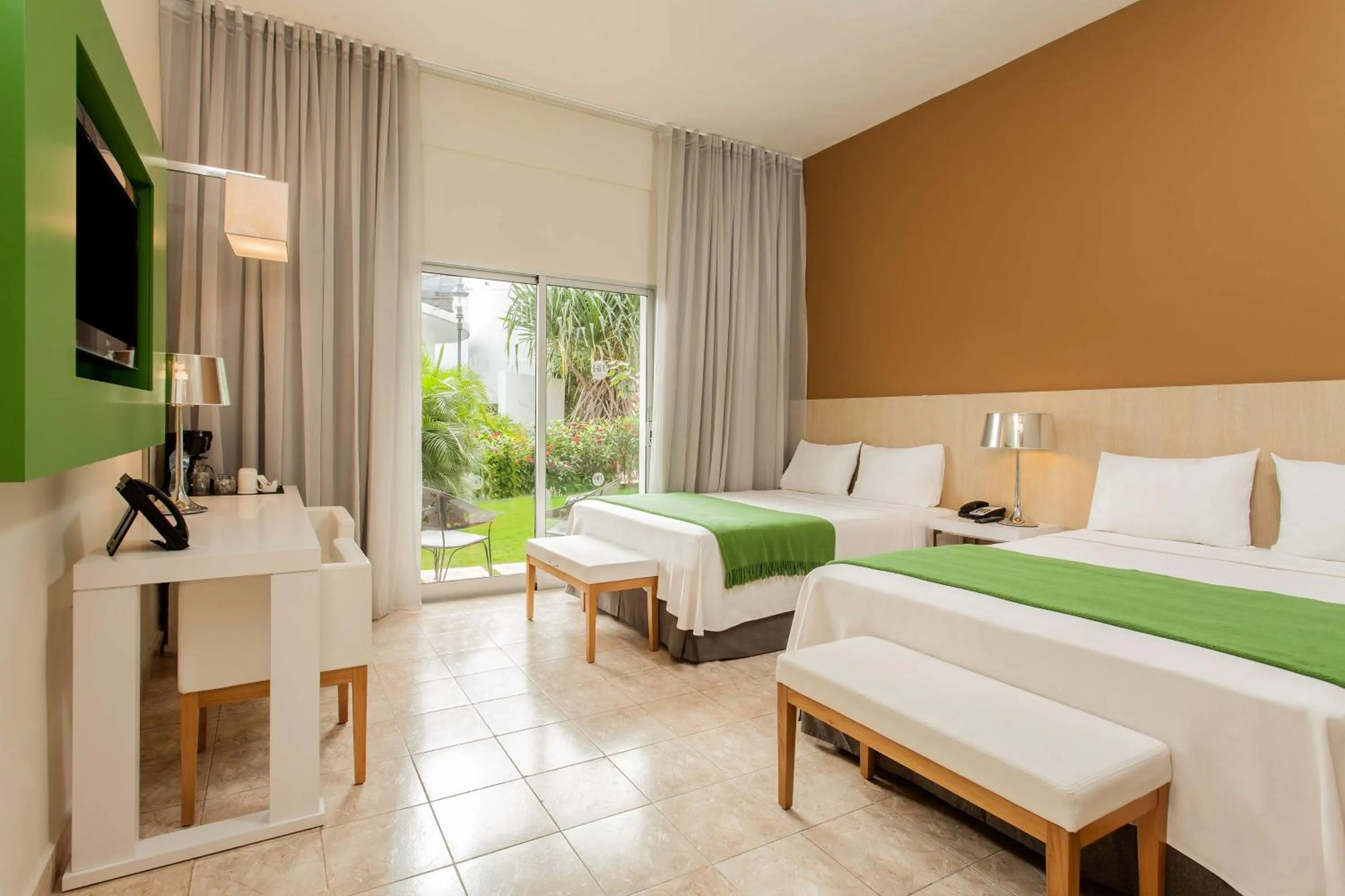 Photo of the whole room, Bed in El Rancho Haiti