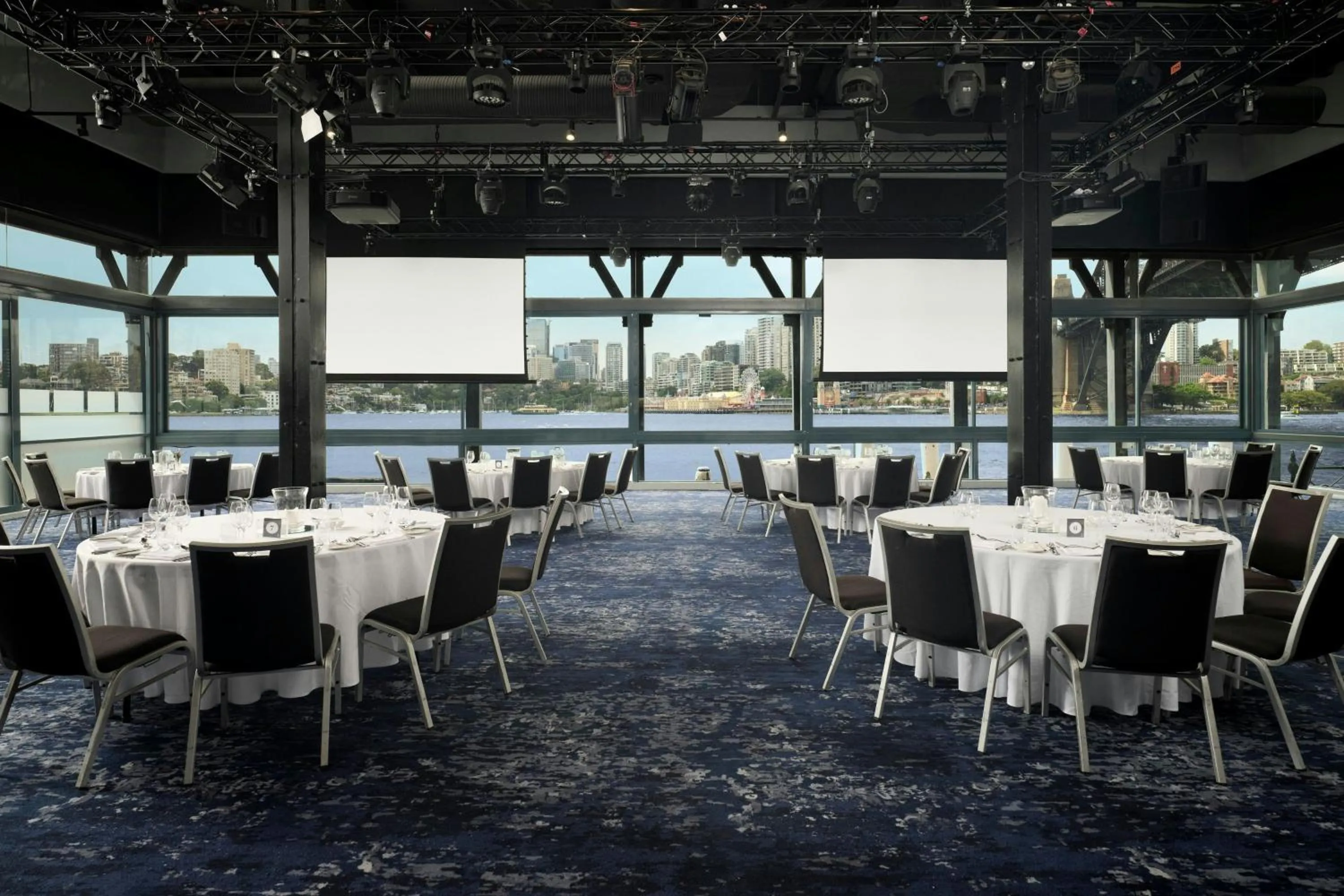Lounge or bar in Pier One Sydney Harbour, Autograph Collection
