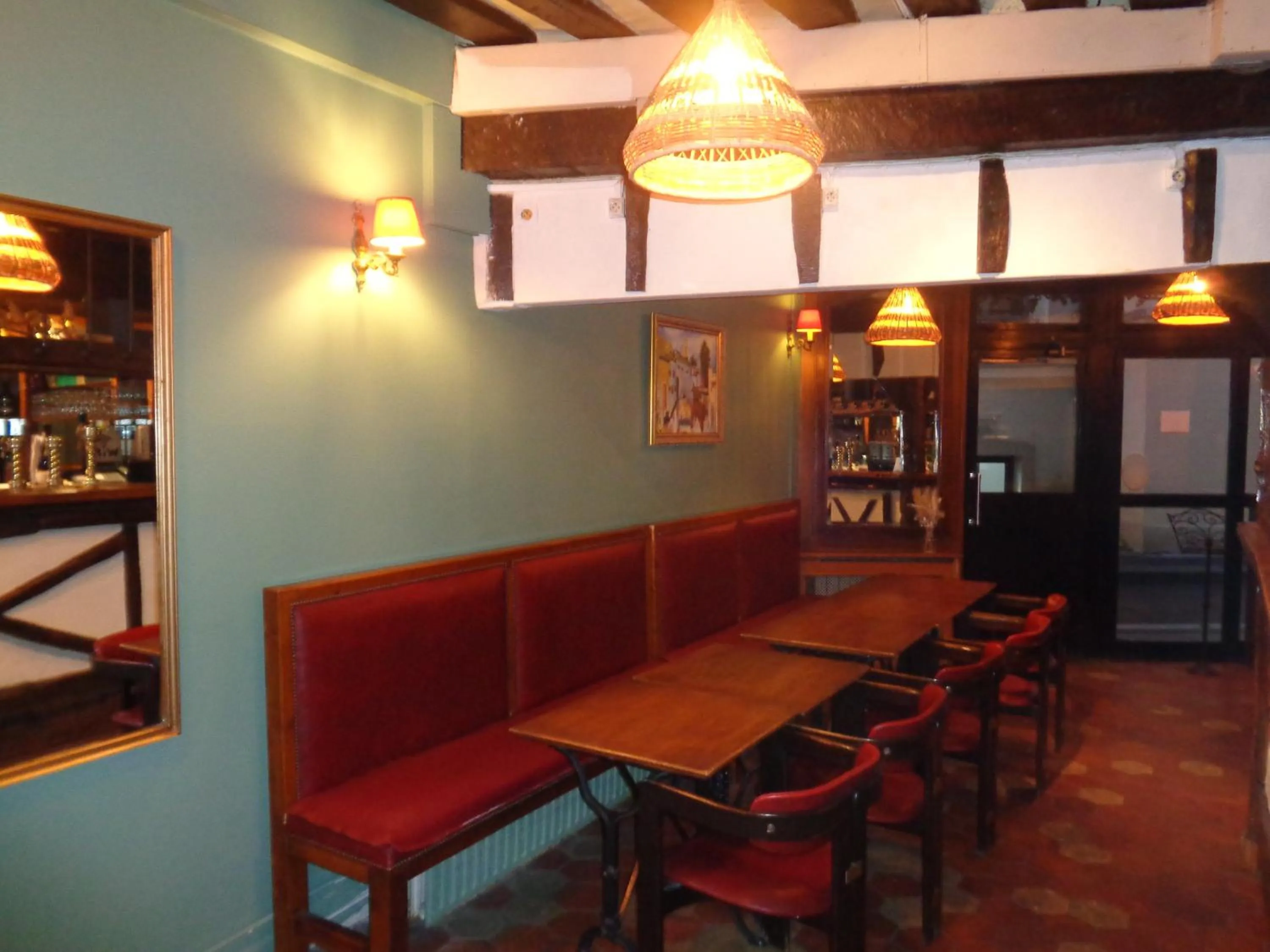 Lounge or bar in Hôtel les Degrés de Notre Dame