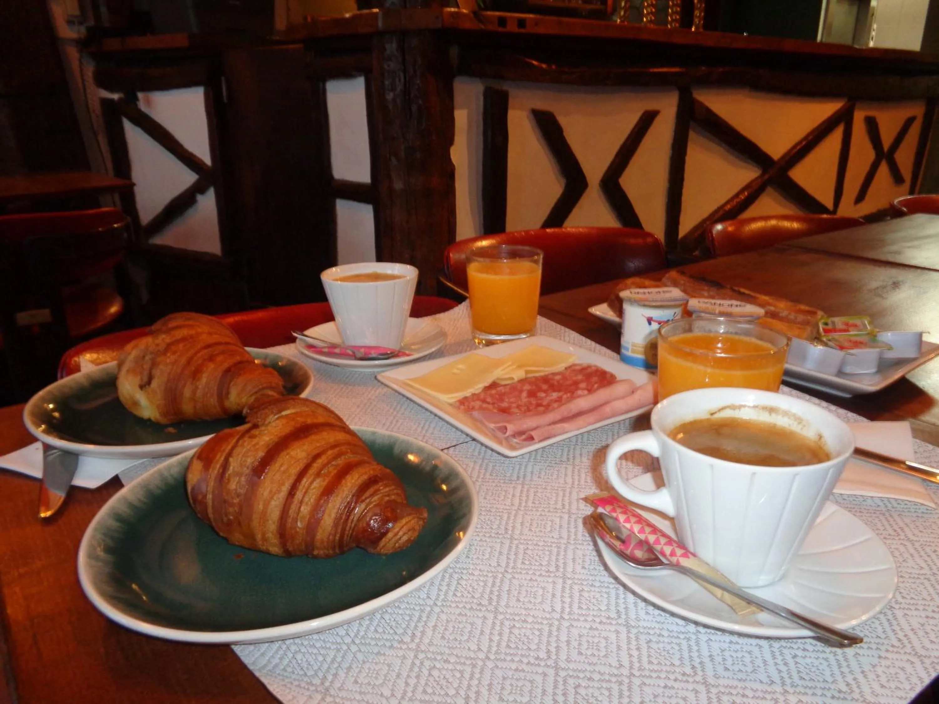 Continental breakfast in Hôtel les Degrés de Notre Dame