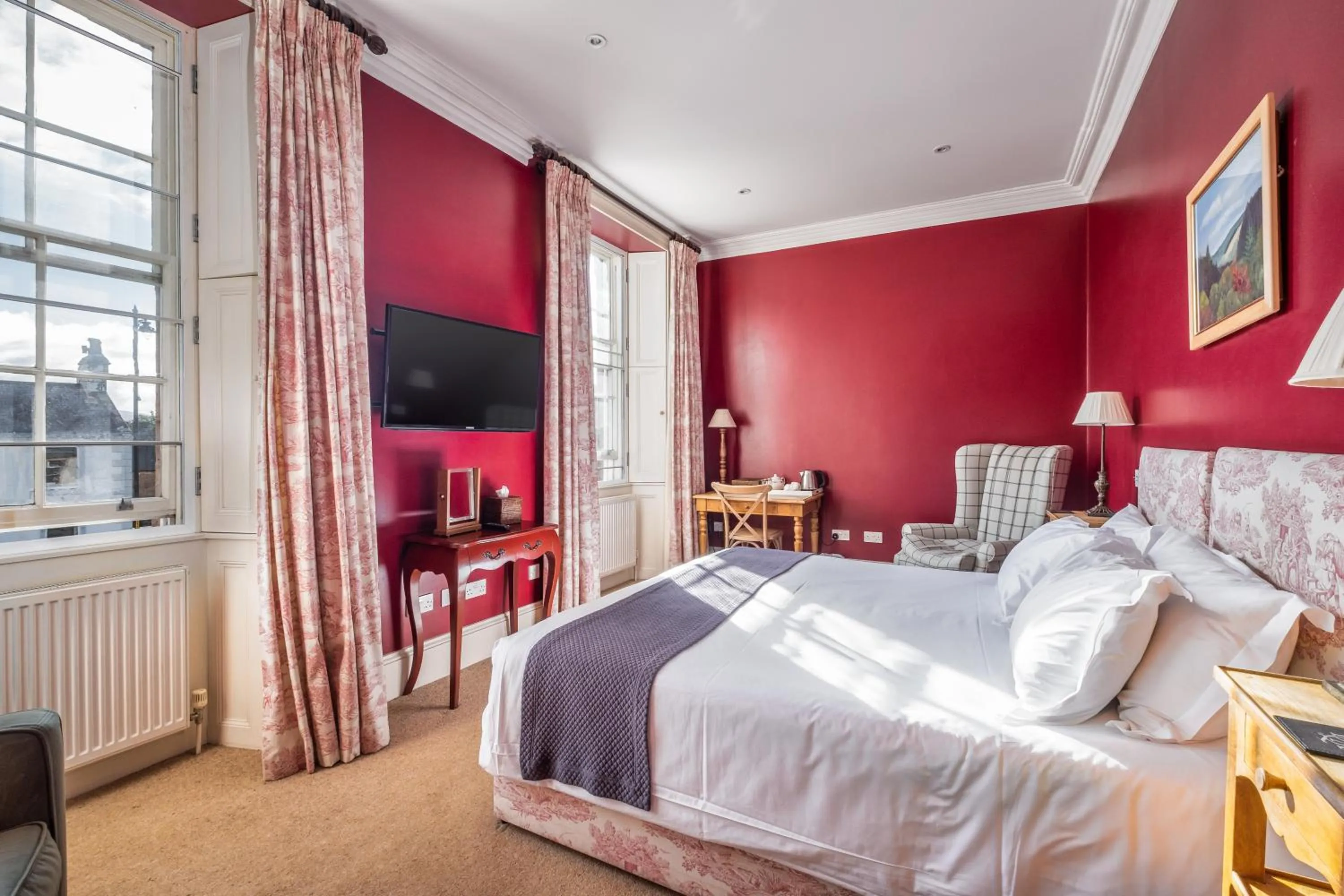 Bedroom, Bed in Buccleuch and Queensberry Arms Hotel