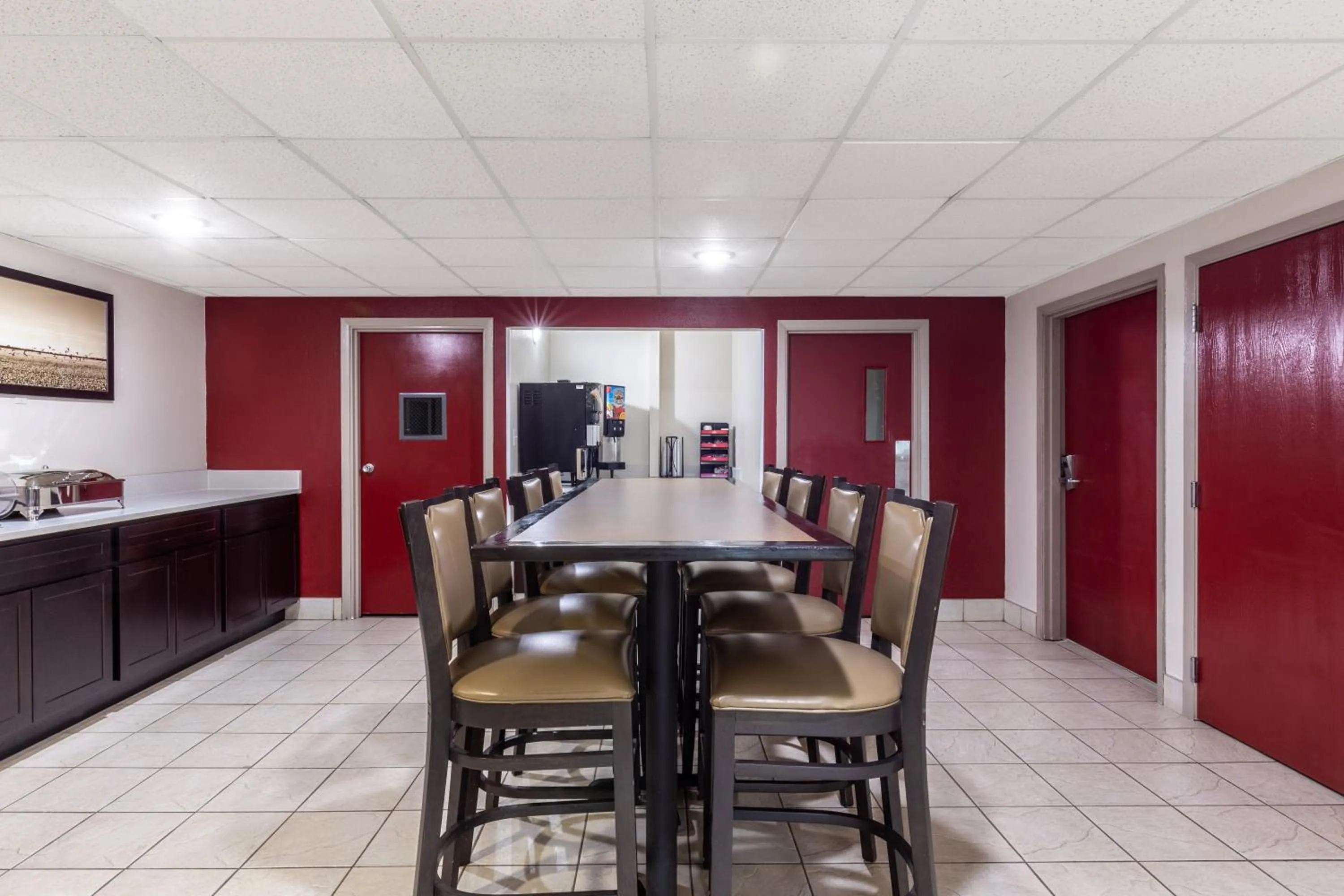Seating area in Red Lion Inn & Suites Saint Louis