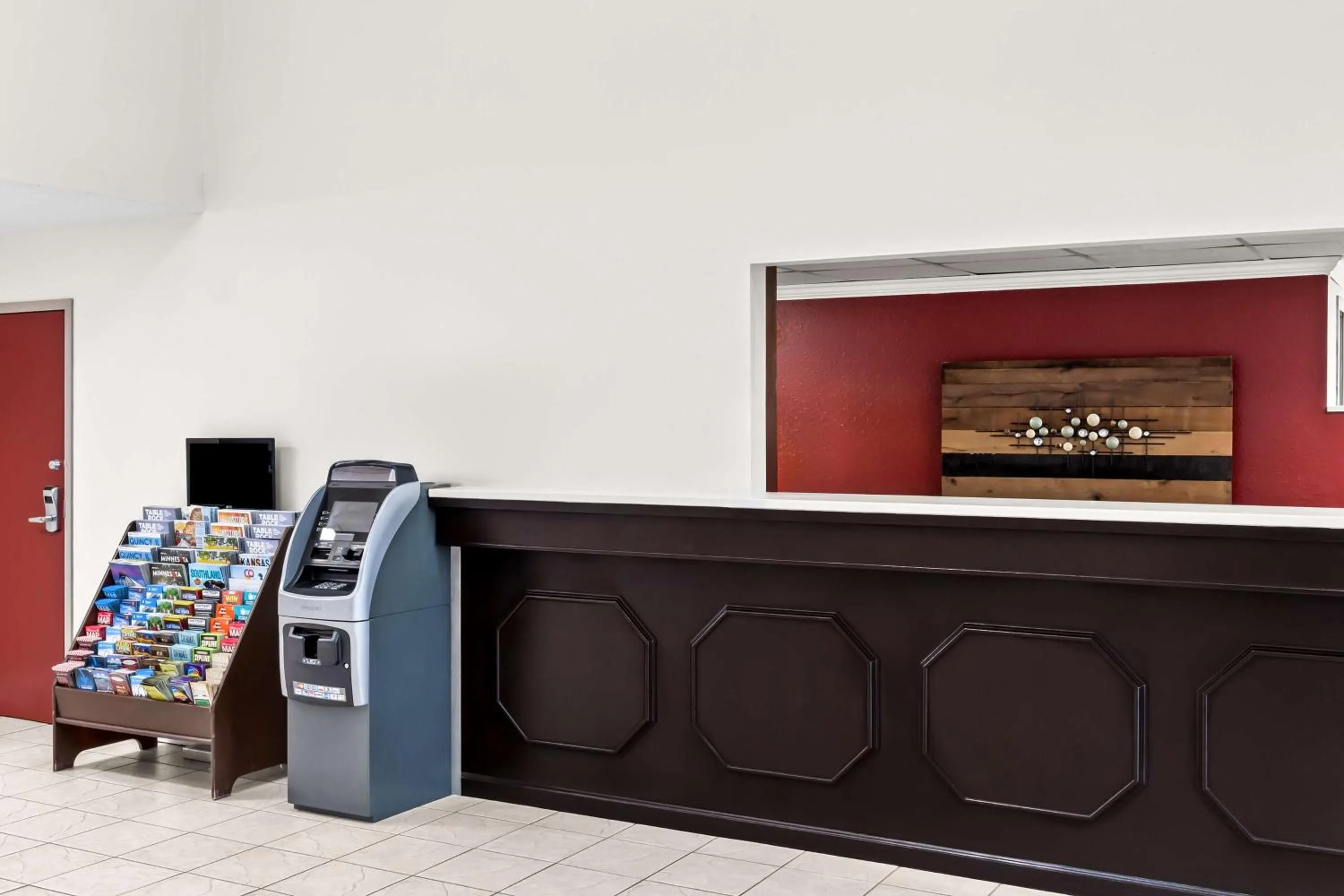 Lobby or reception in Red Lion Inn & Suites Saint Louis