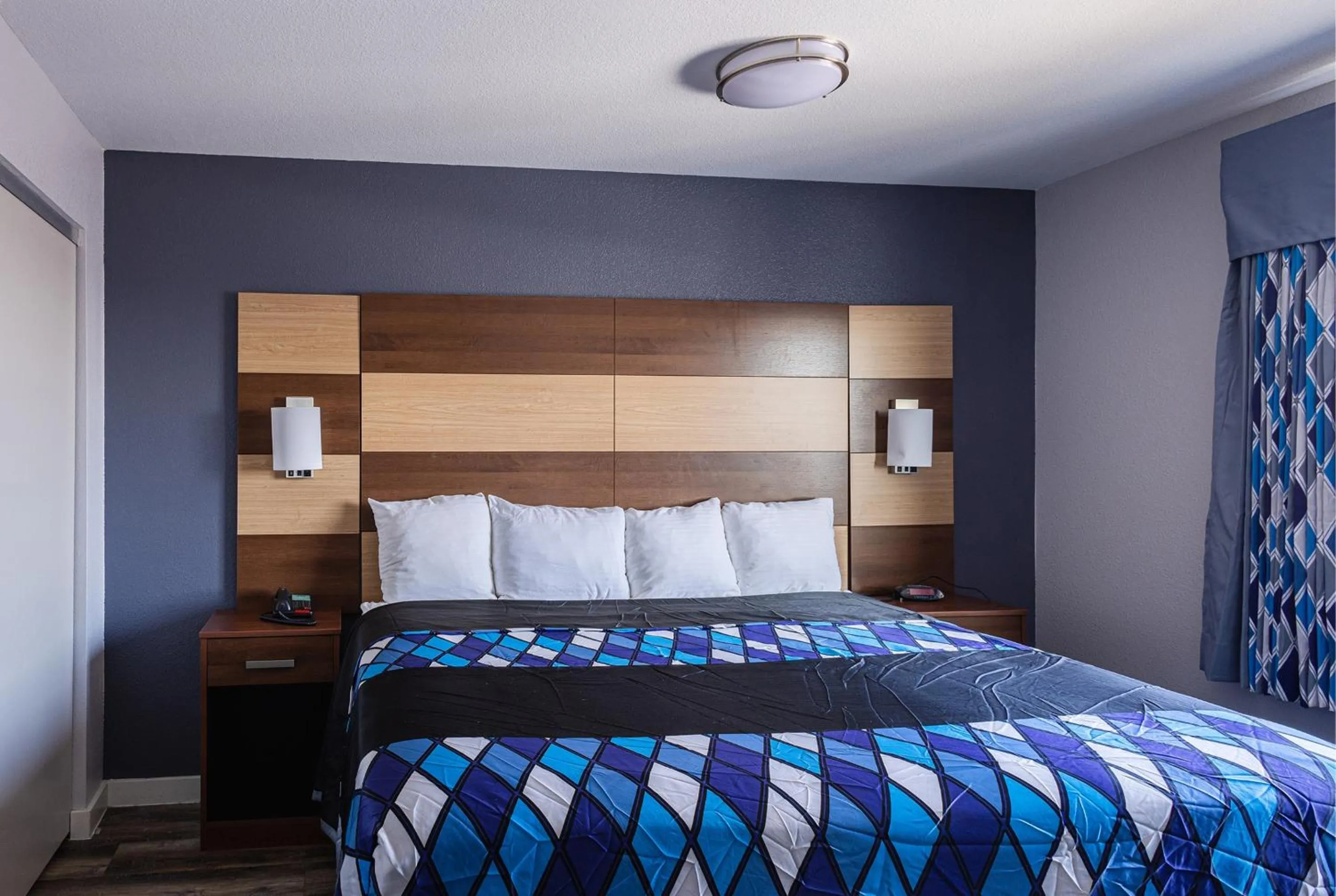 Bedroom, Bed in Coratel Inn and Suites By Jasper Saint Paul Minneapolis Inver Grove Heights