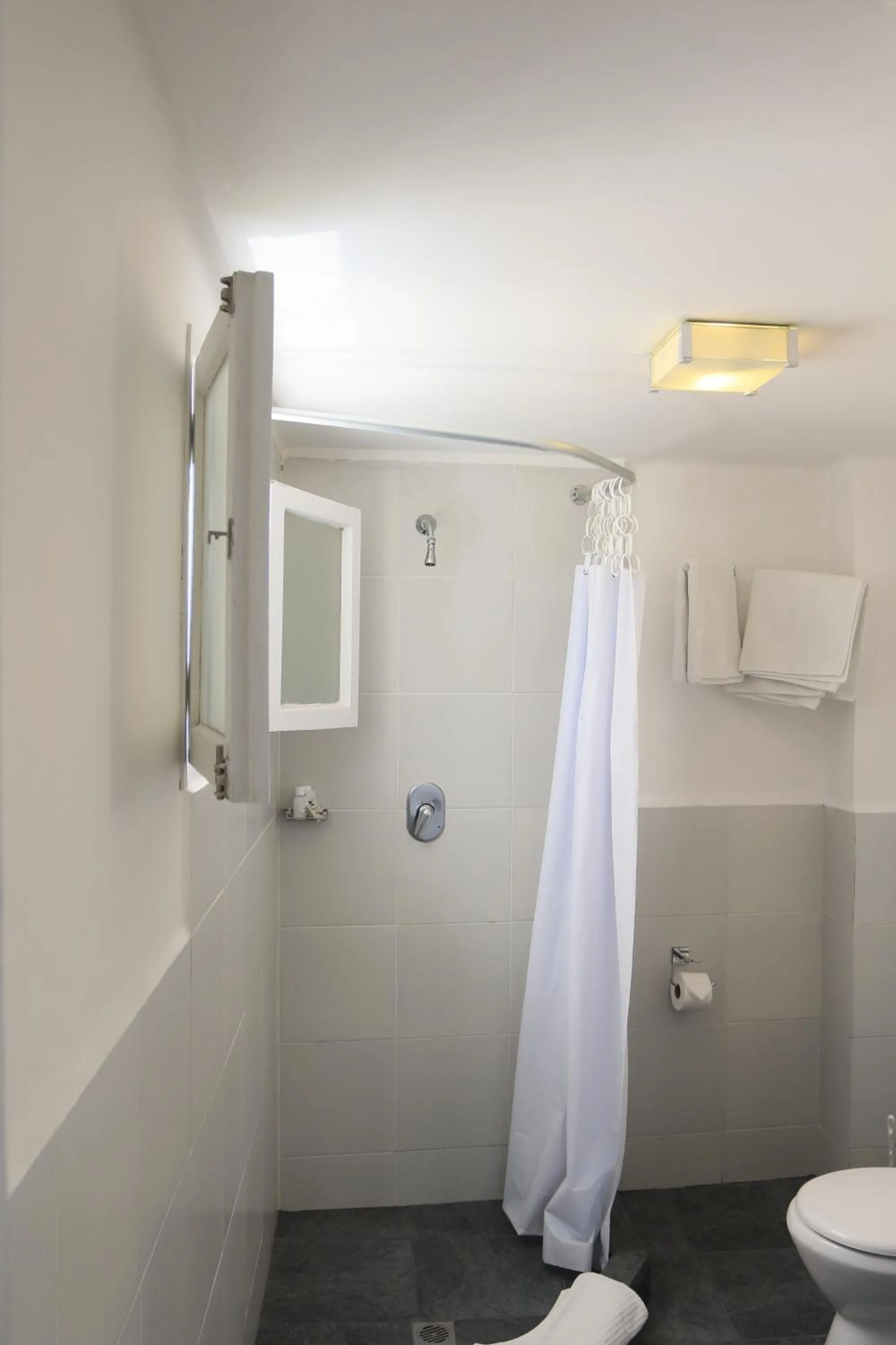 Shower in Casa Fusion Hotel Boutique