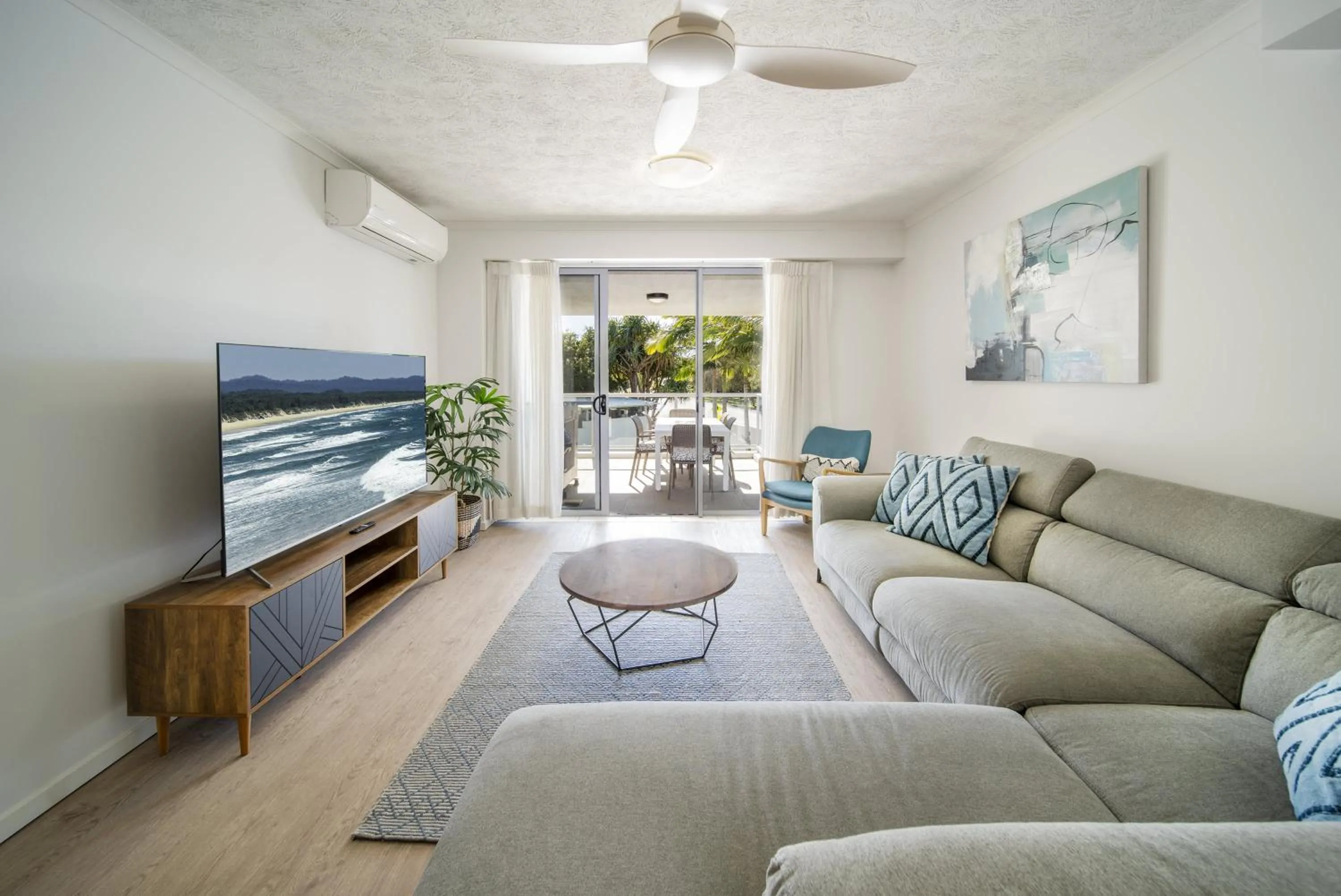 TV and multimedia in Coolum At The Beach