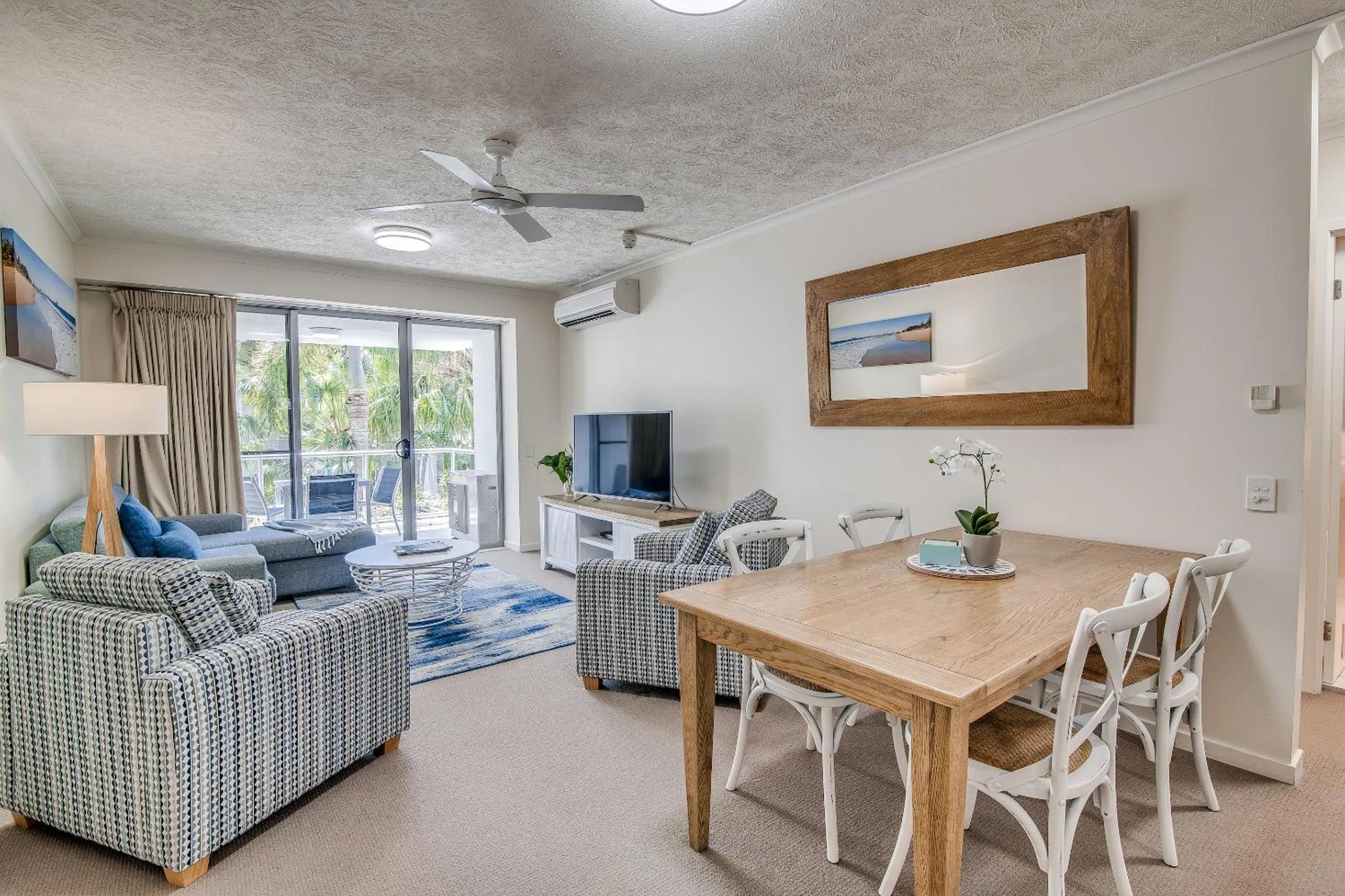 TV and multimedia in Coolum At The Beach