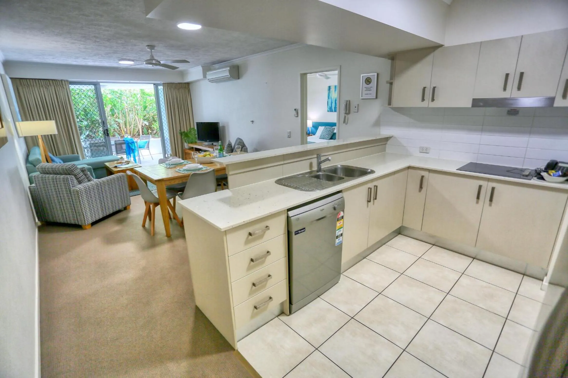 TV and multimedia in Coolum At The Beach