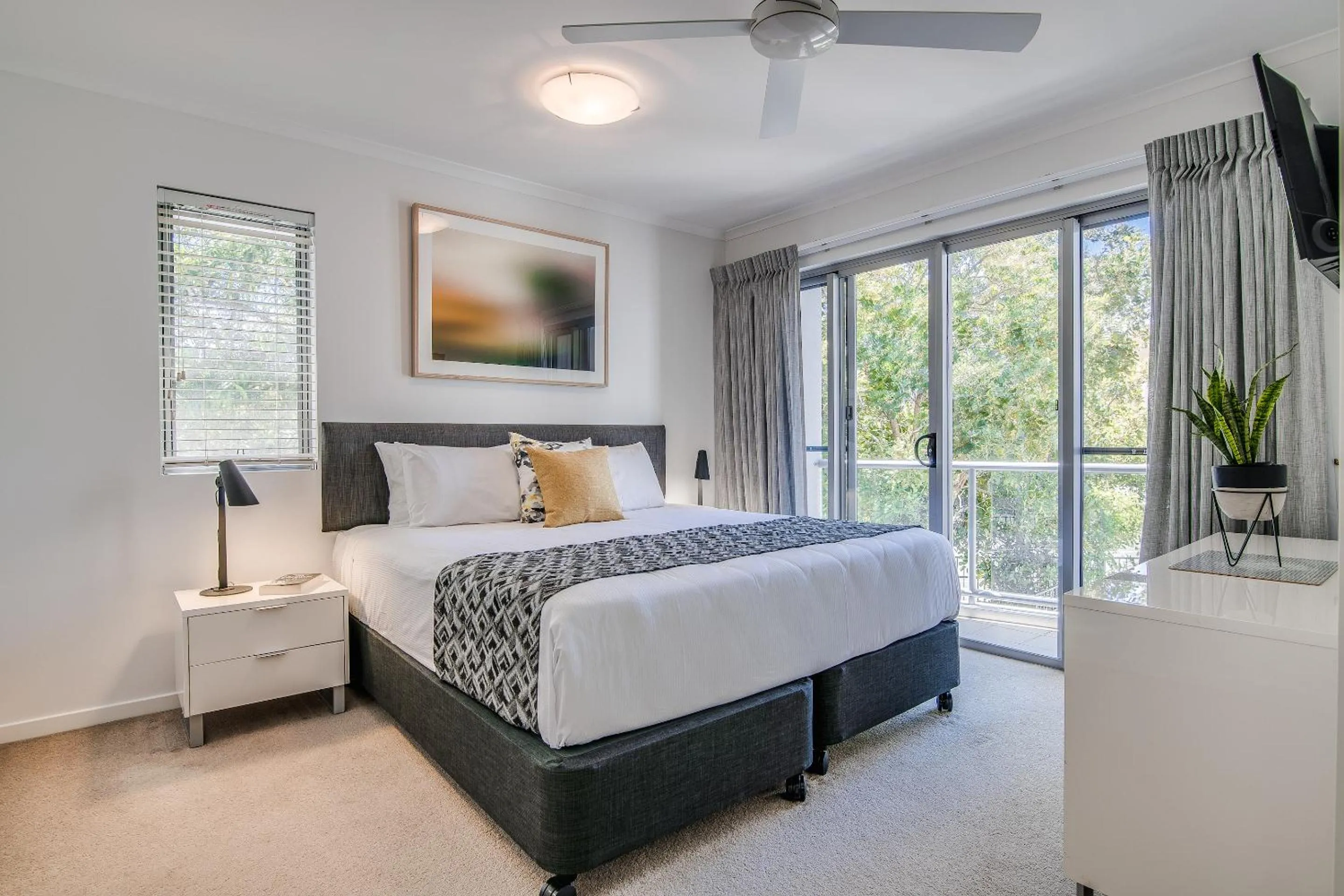 Balcony/Terrace, Bed in Coolum At The Beach