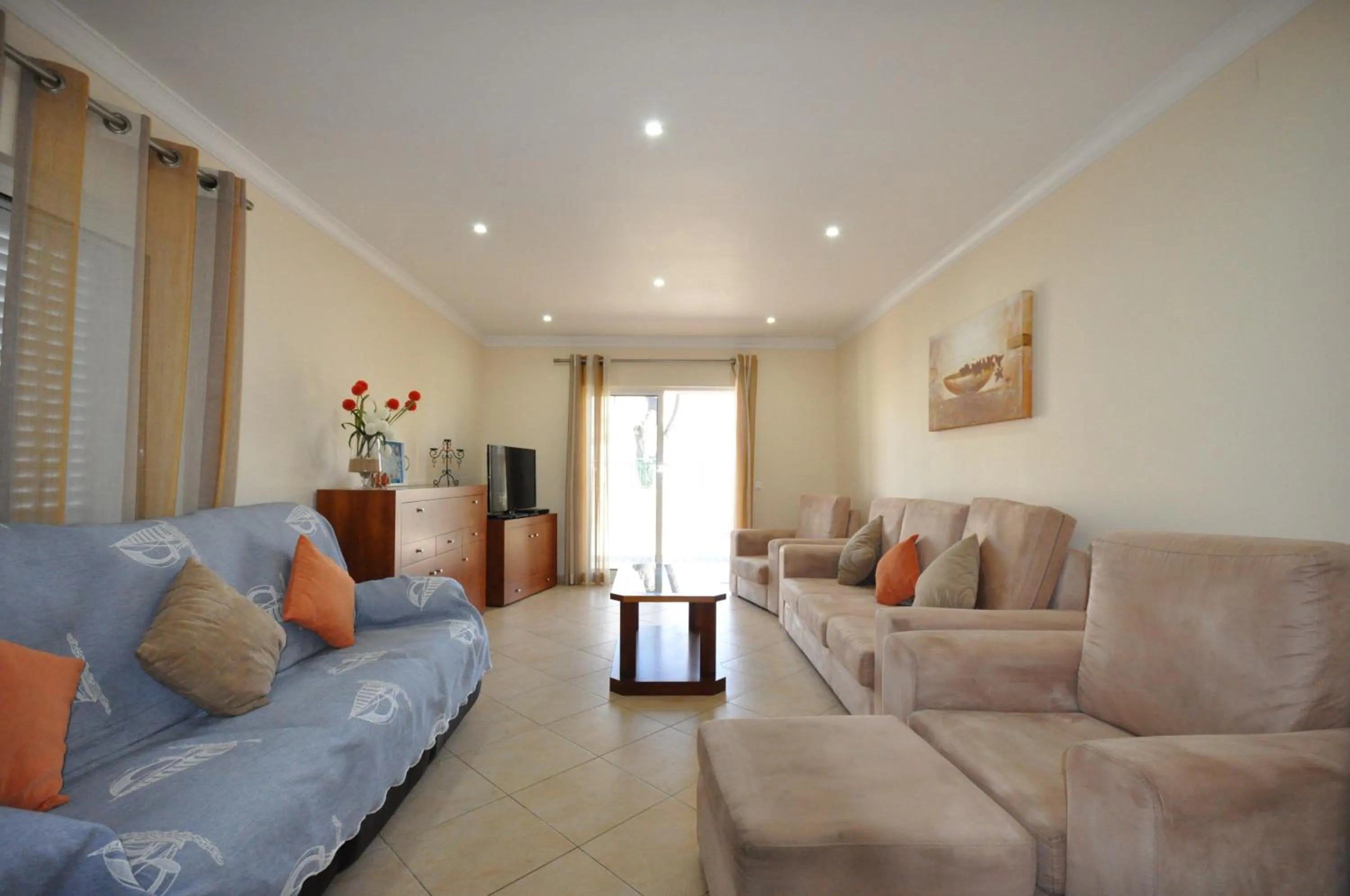Communal lounge/ TV room in Large 3 bedroom private pool villa in Vilasol Resort