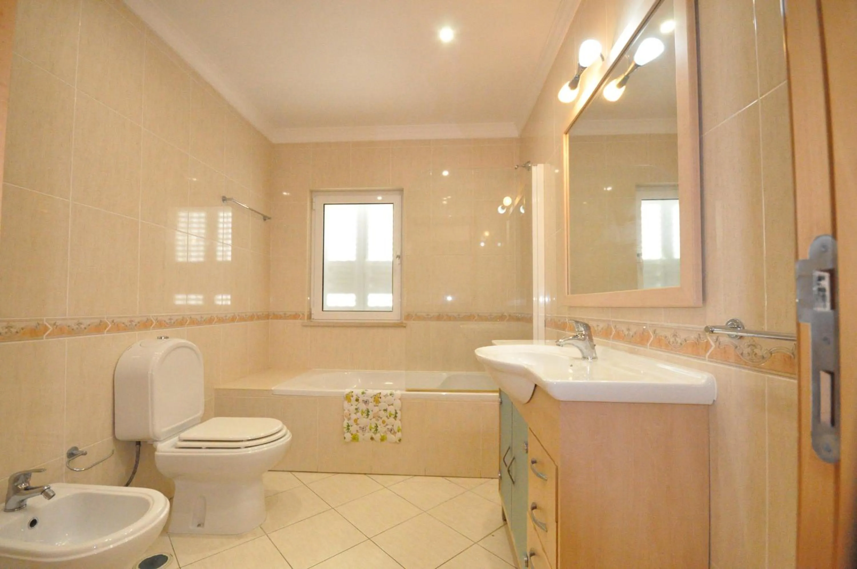 Bathroom in Large 3 bedroom private pool villa in Vilasol Resort