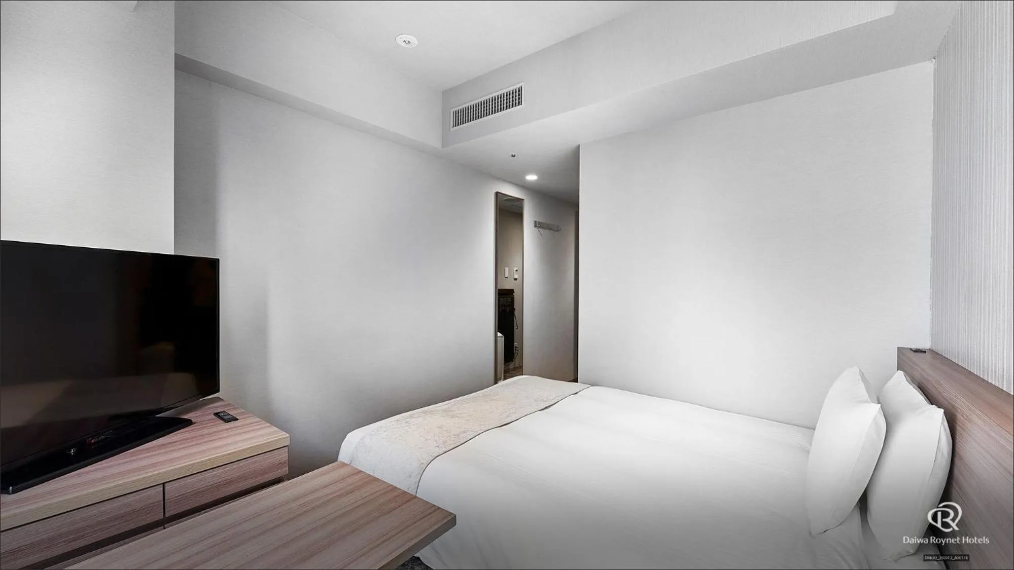 Bed in Daiwa Roynet Hotel Shimbashi