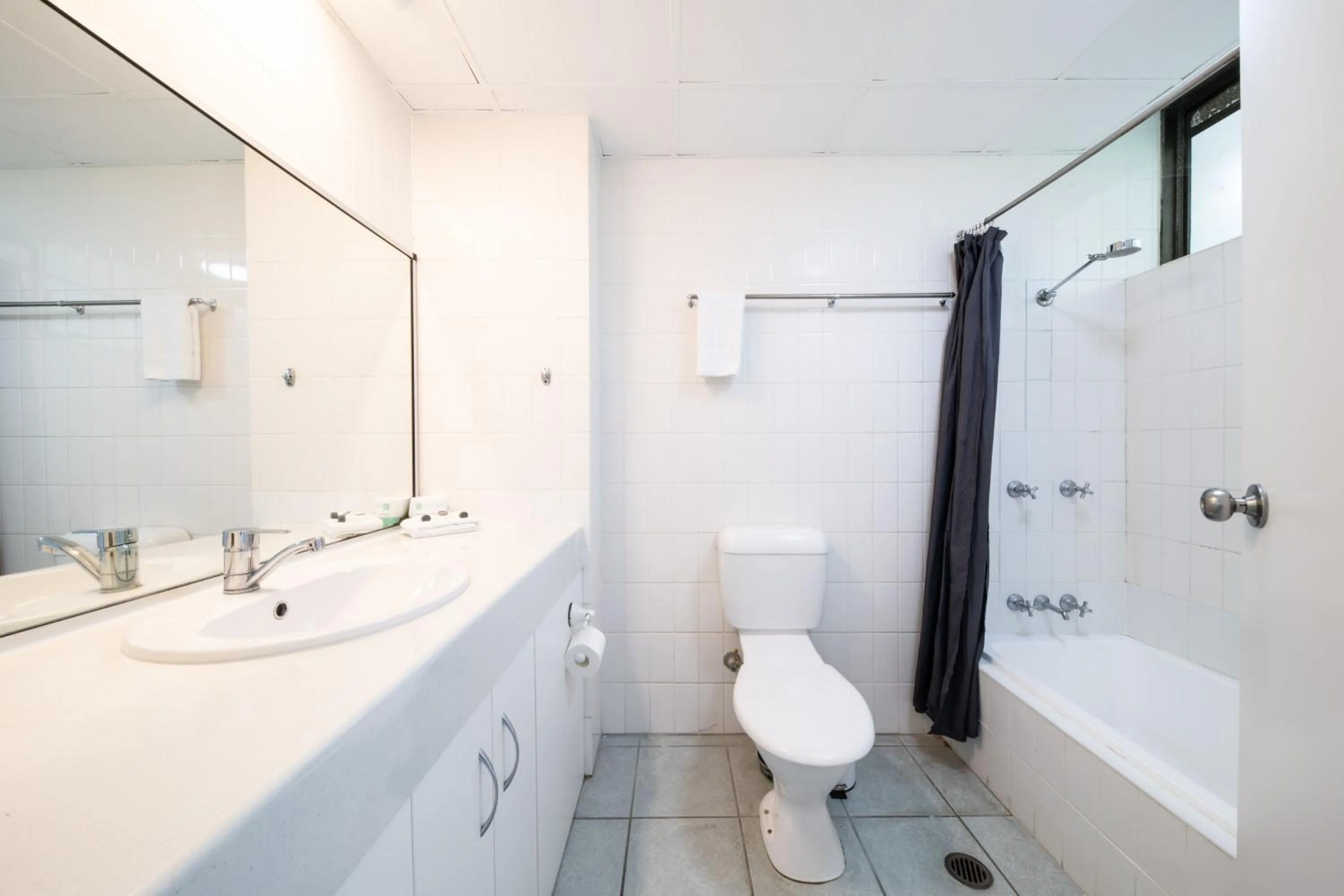 Shower in Whitsunday Terraces Resort
