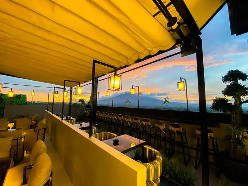 Restaurant/places to eat in Nemuru Grand Bhuvana Ciawi