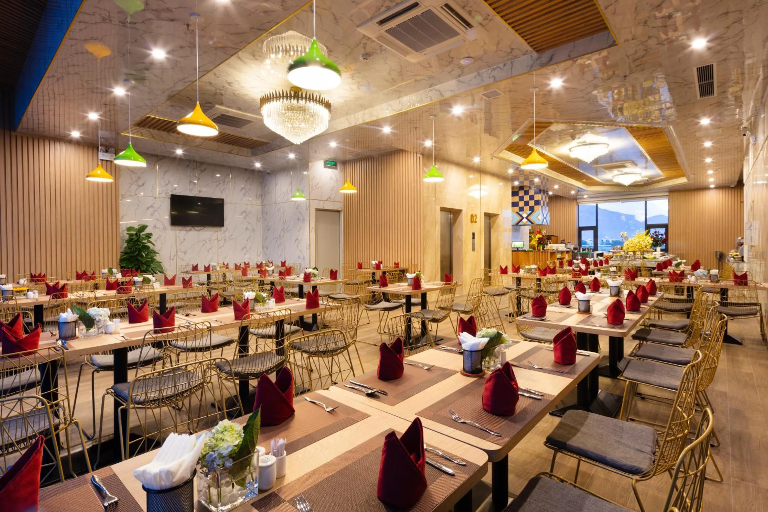Restaurant/places to eat in Lucky Sun Hotel Nha Trang Beach