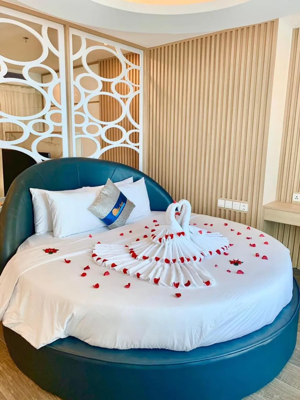 Bedroom, Bed in Lucky Sun Hotel Nha Trang Beach