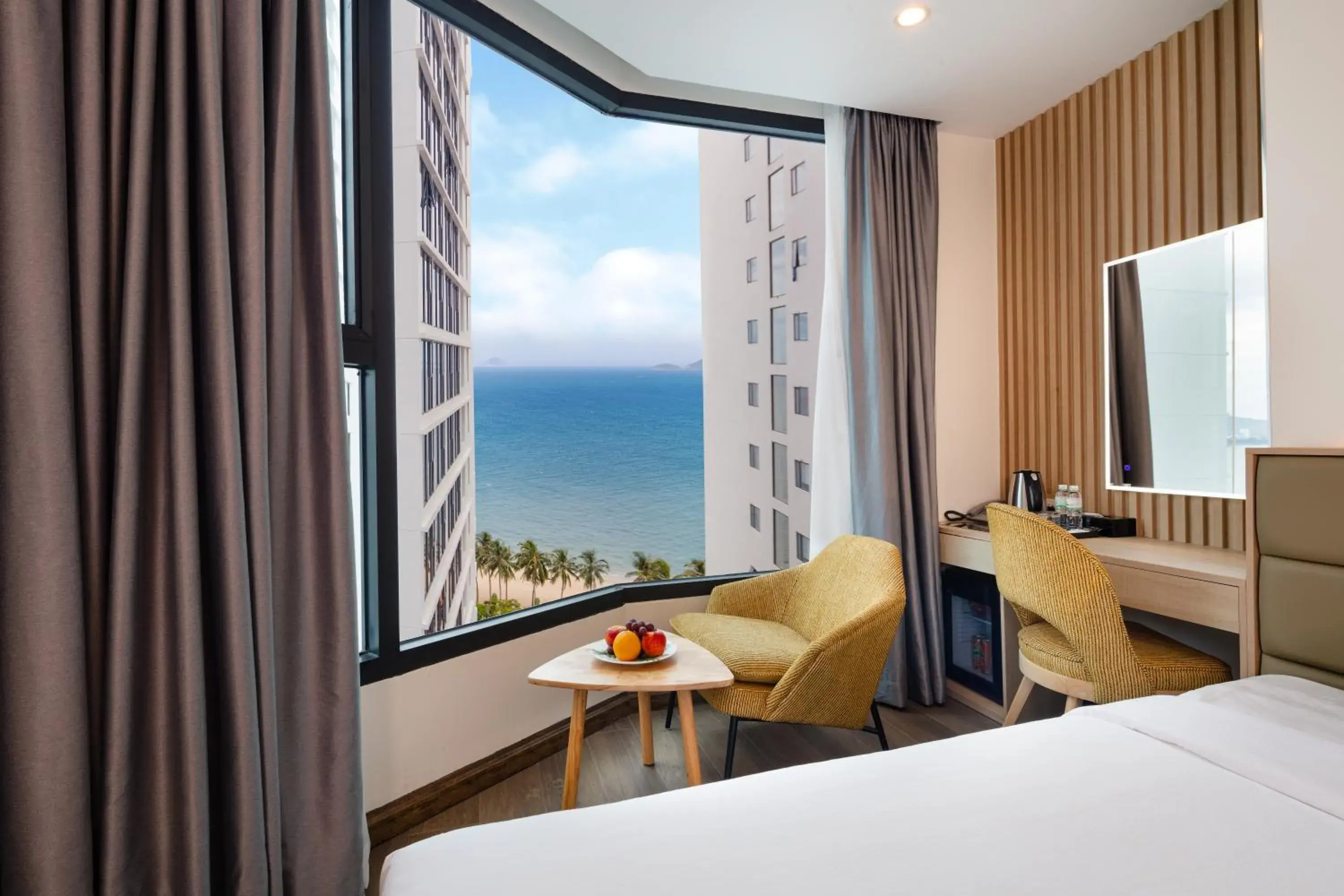 Deluxe Double or Twin Room with Sea View - single occupancy in Lucky Sun Hotel Nha Trang Beach Deluxe Double or Twin Room with Sea View - single occupancy in Lucky Sun Hotel Nha Trang Beach