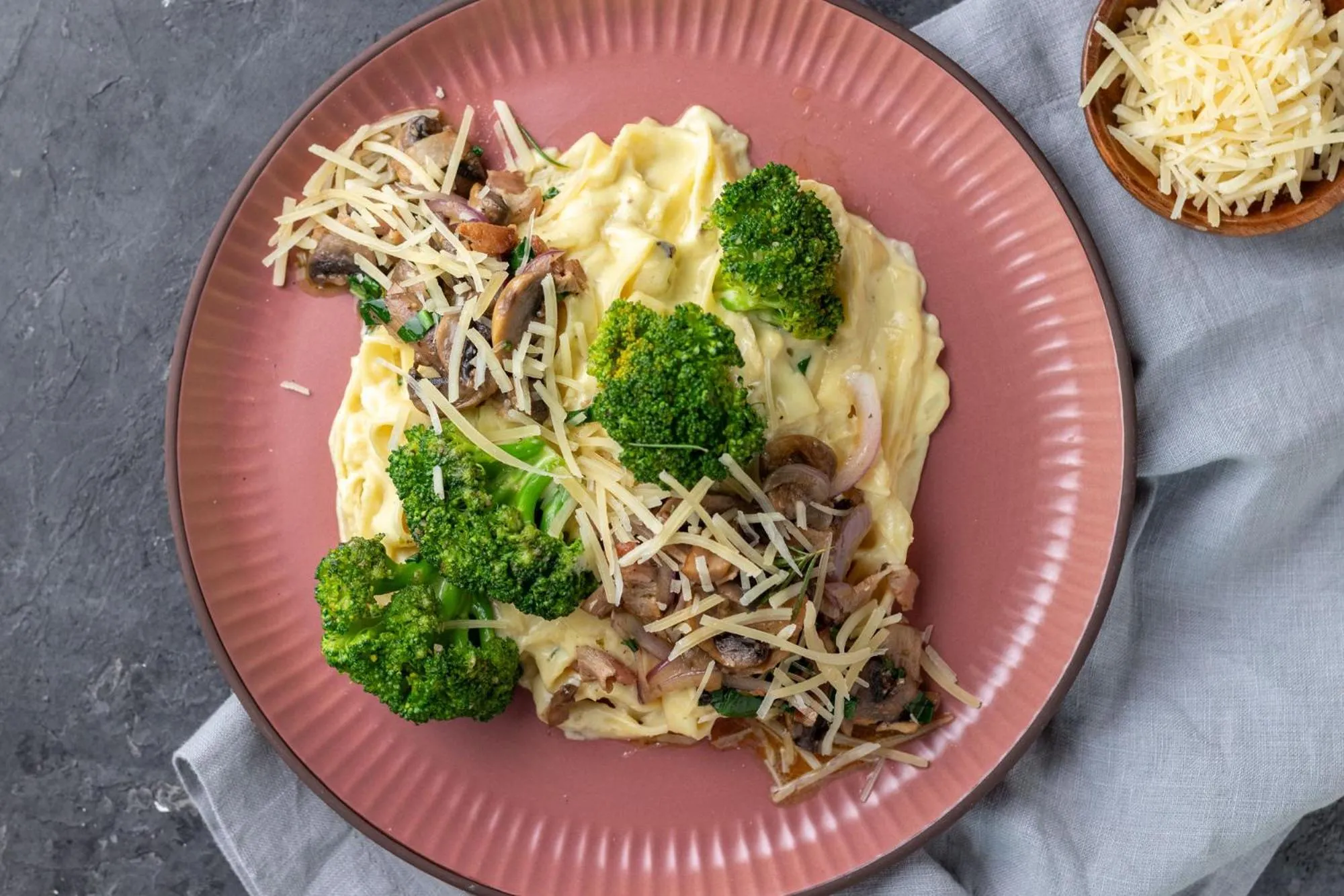 Restaurant/places to eat in Pumilio Mountain & Ocean Hotel