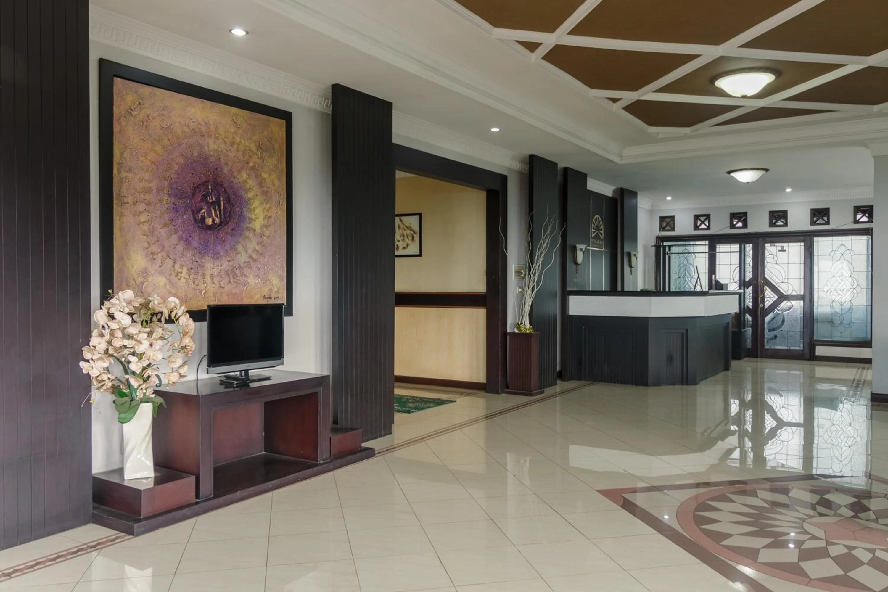 Lobby or reception in RedDoorz Syariah @ Cipanas