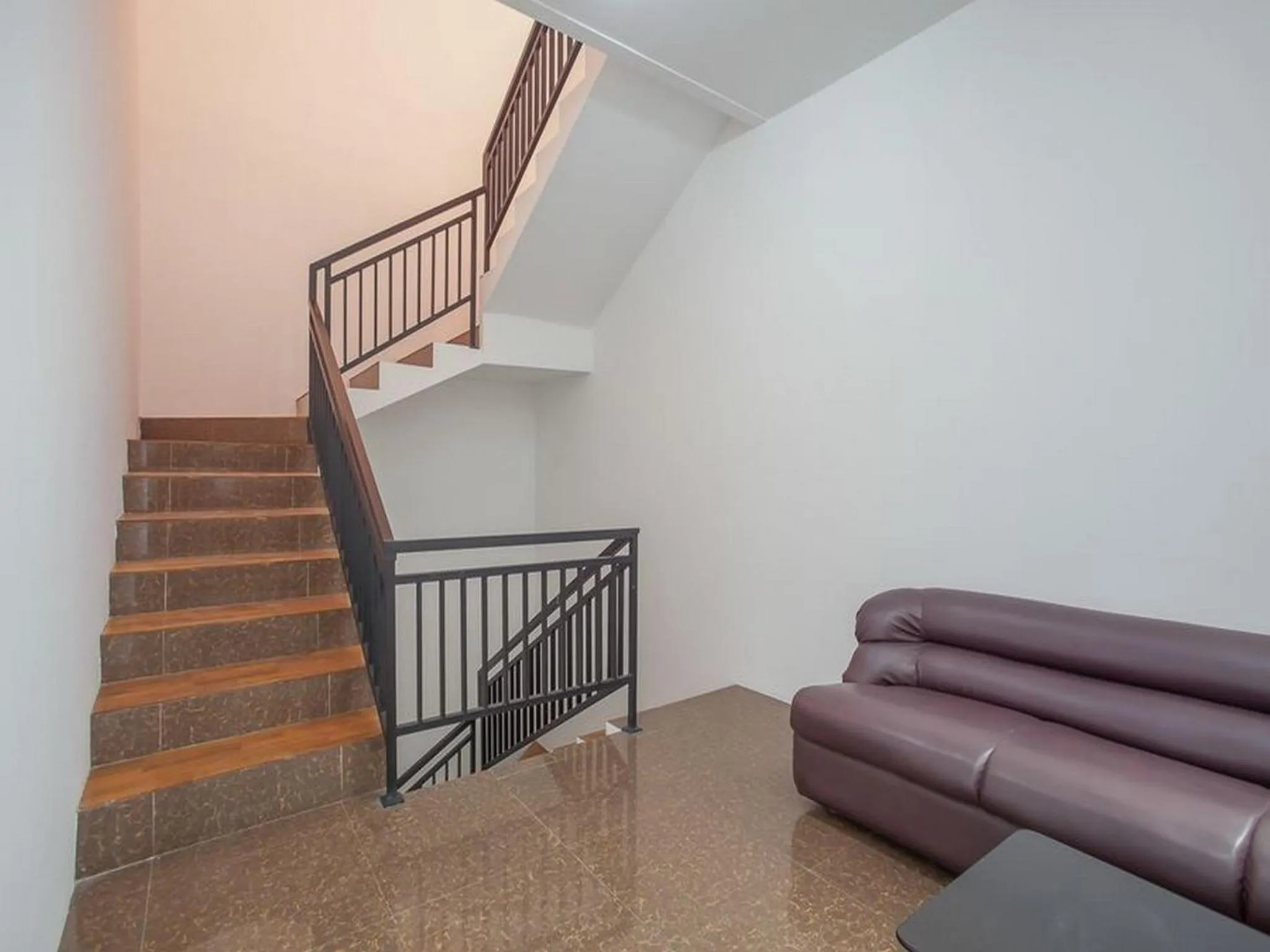 Area and facilities in RedDoorz @ Kertajaya Surabaya