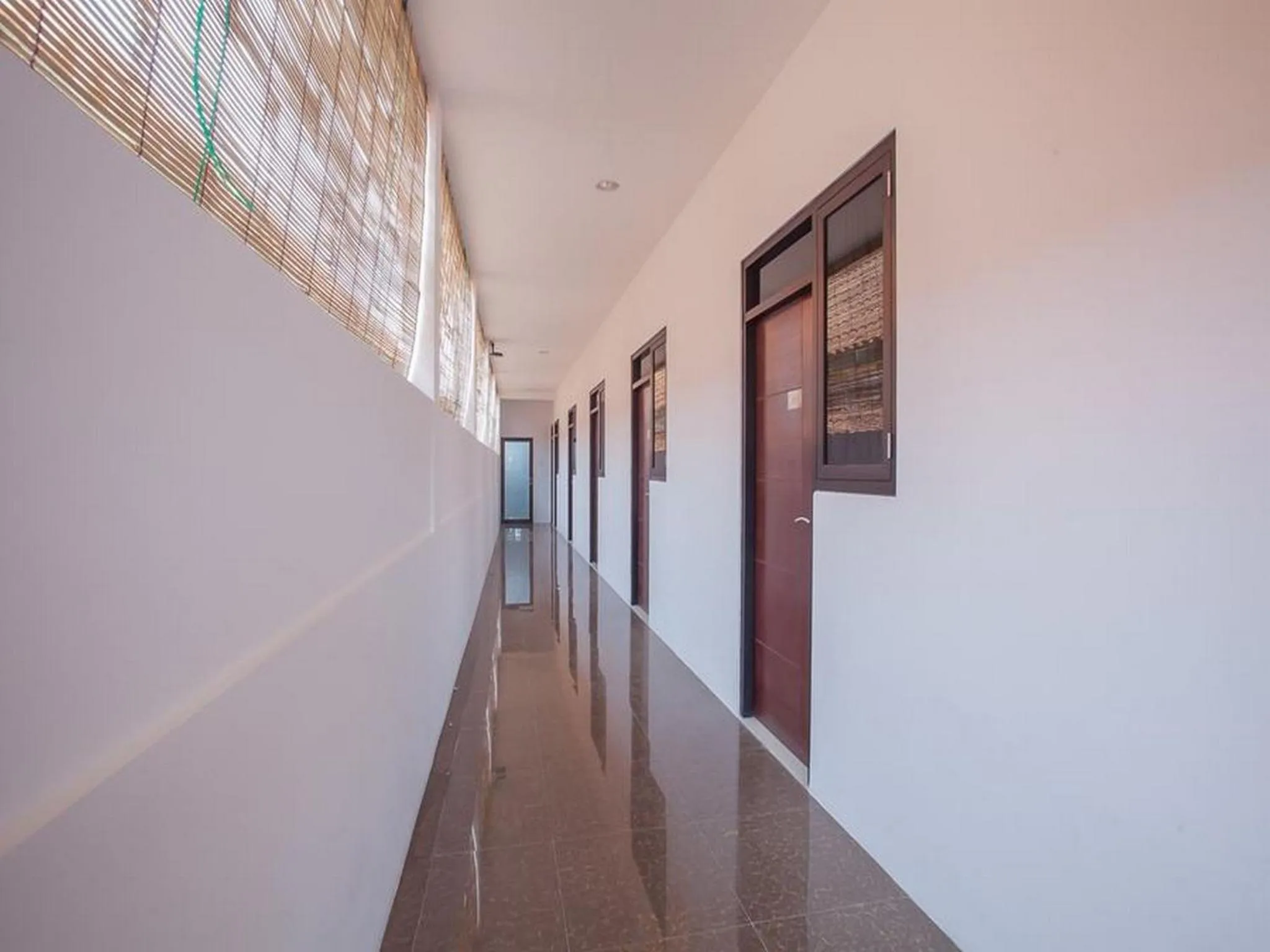 Area and facilities in RedDoorz @ Kertajaya Surabaya