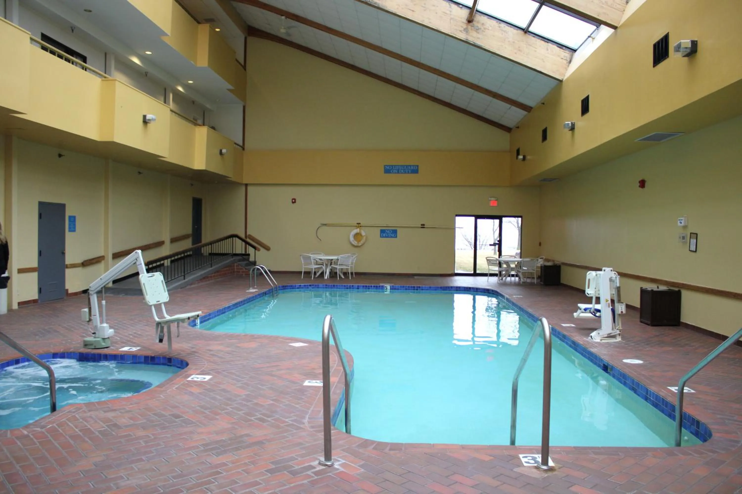 Swimming pool in The Inn on Maritime Bay, an Ascend Collection Hotel